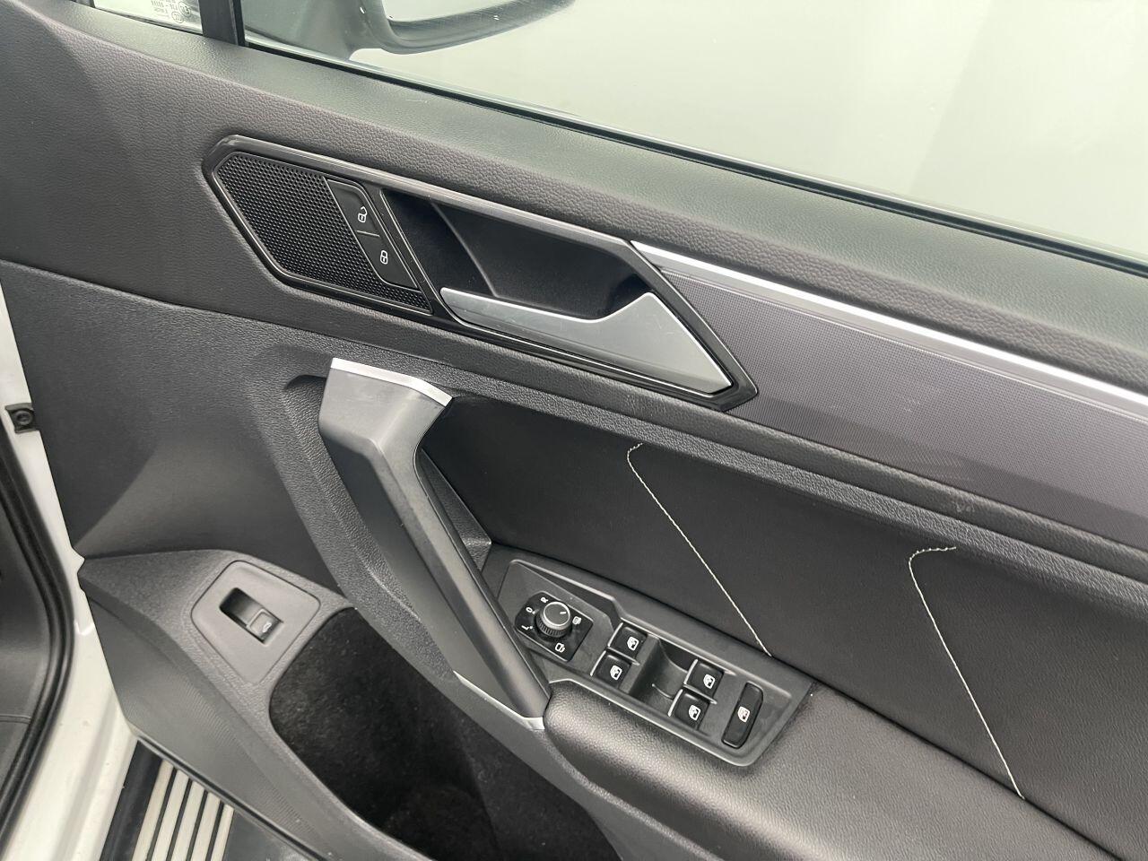 Volkswagen Tiguan - Image 24