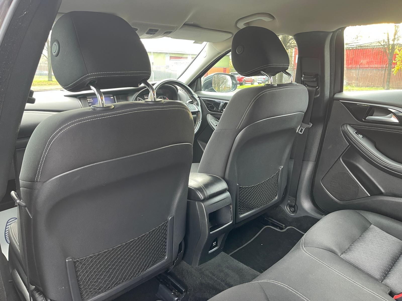 Infiniti Q30 - Image 25