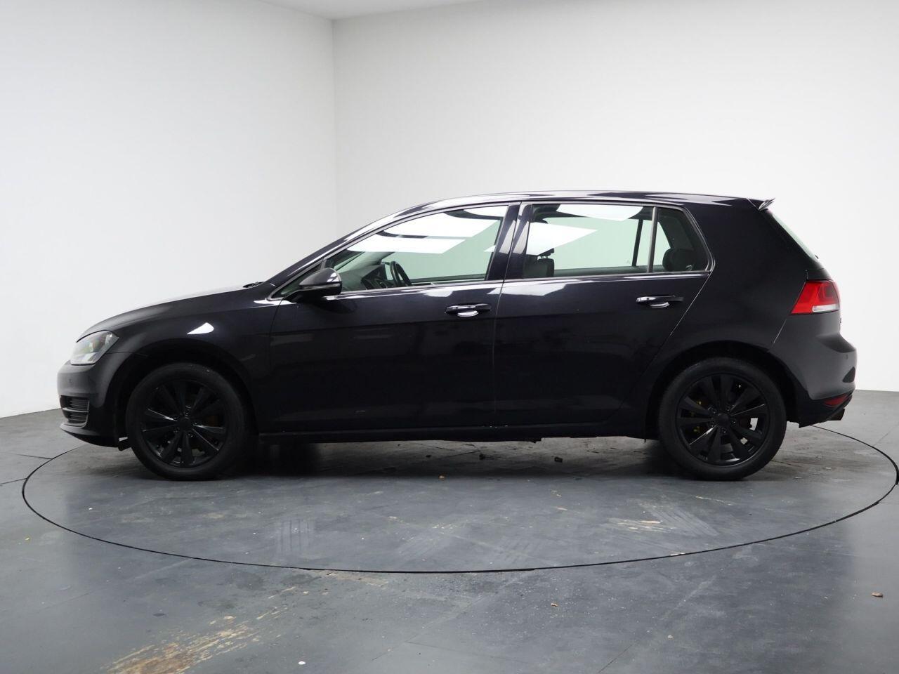 Volkswagen Golf - Image 8