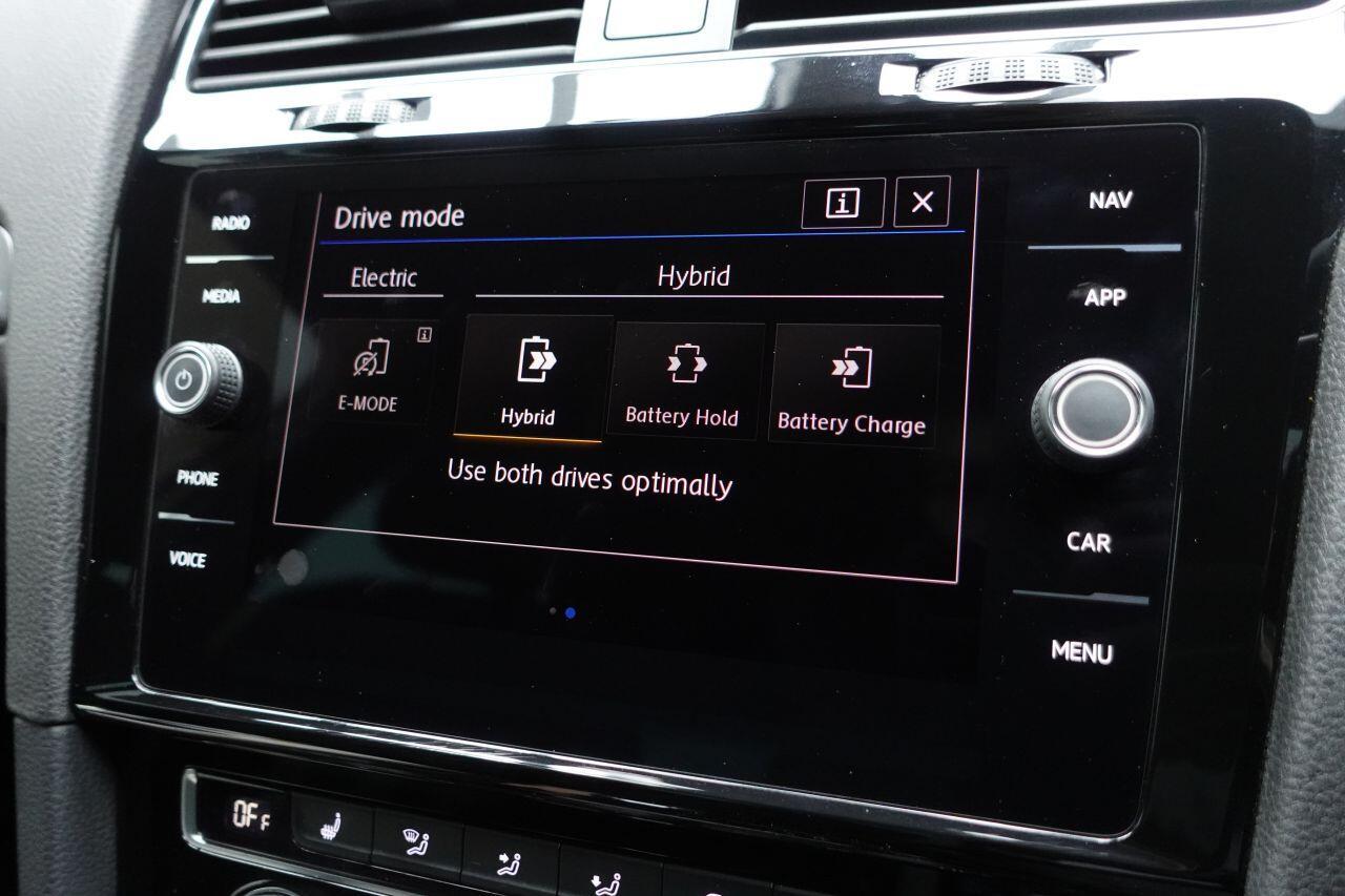 Volkswagen Golf - Image 78