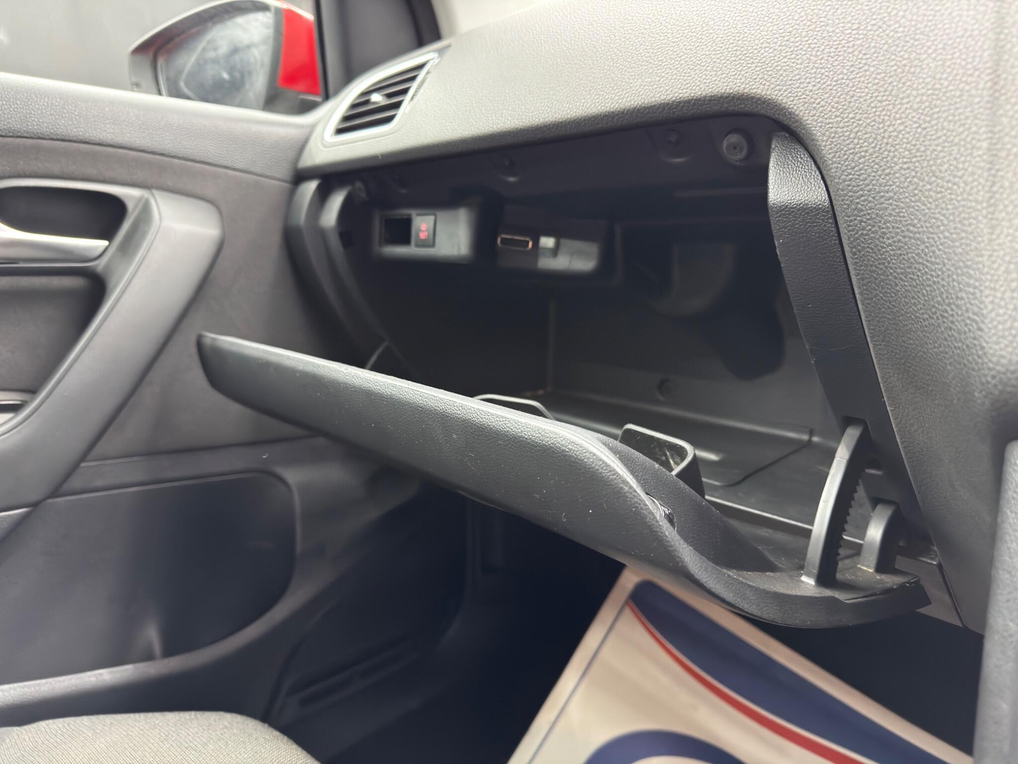 Volkswagen Polo - Image 27