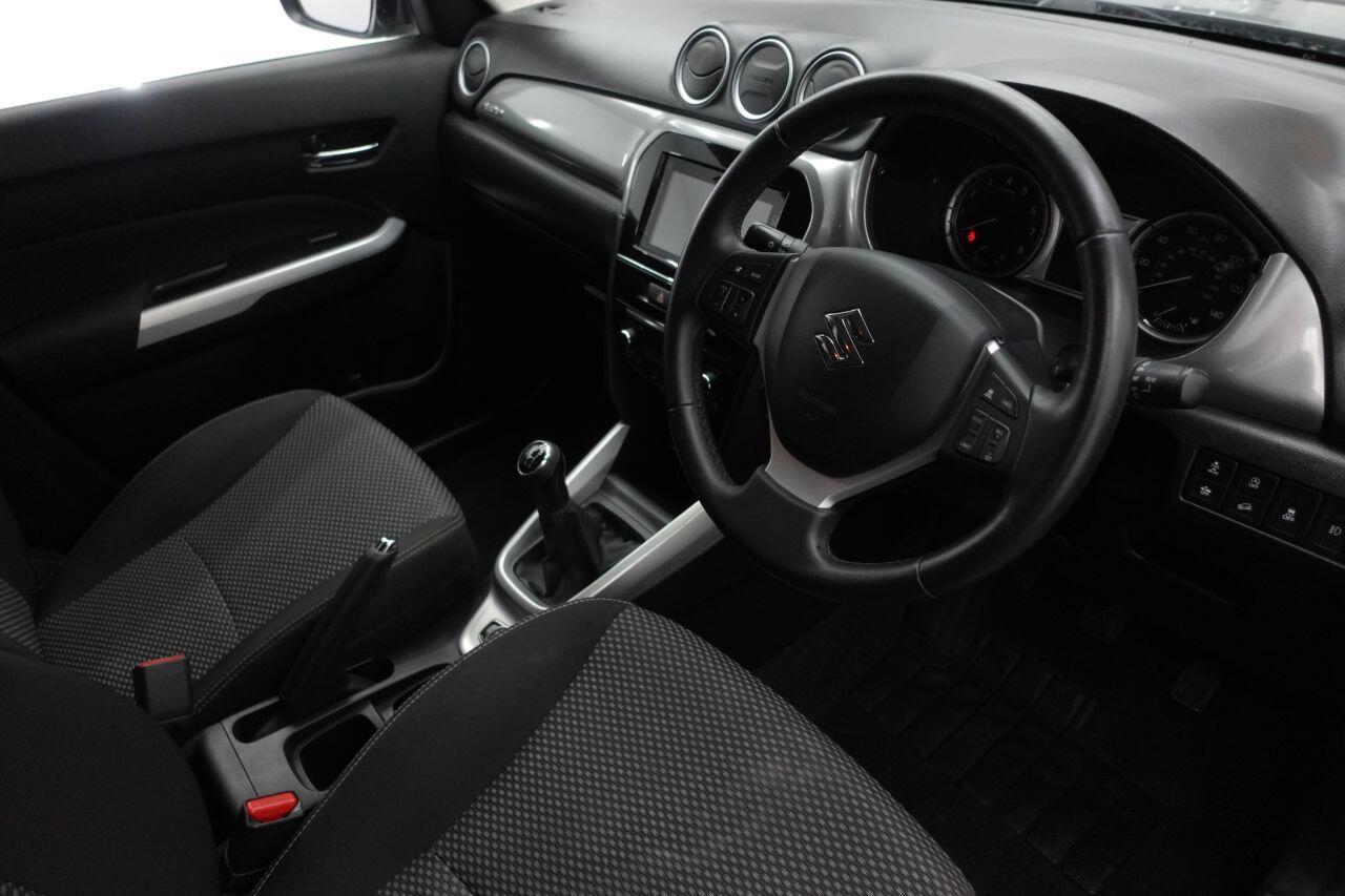 Suzuki Vitara - Image 15