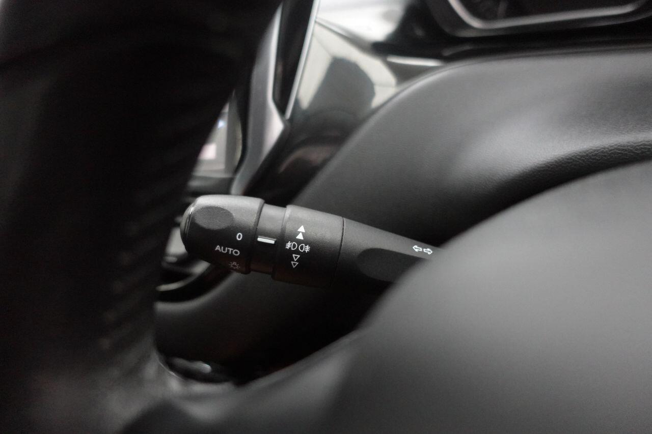 Peugeot 208 - Image 17