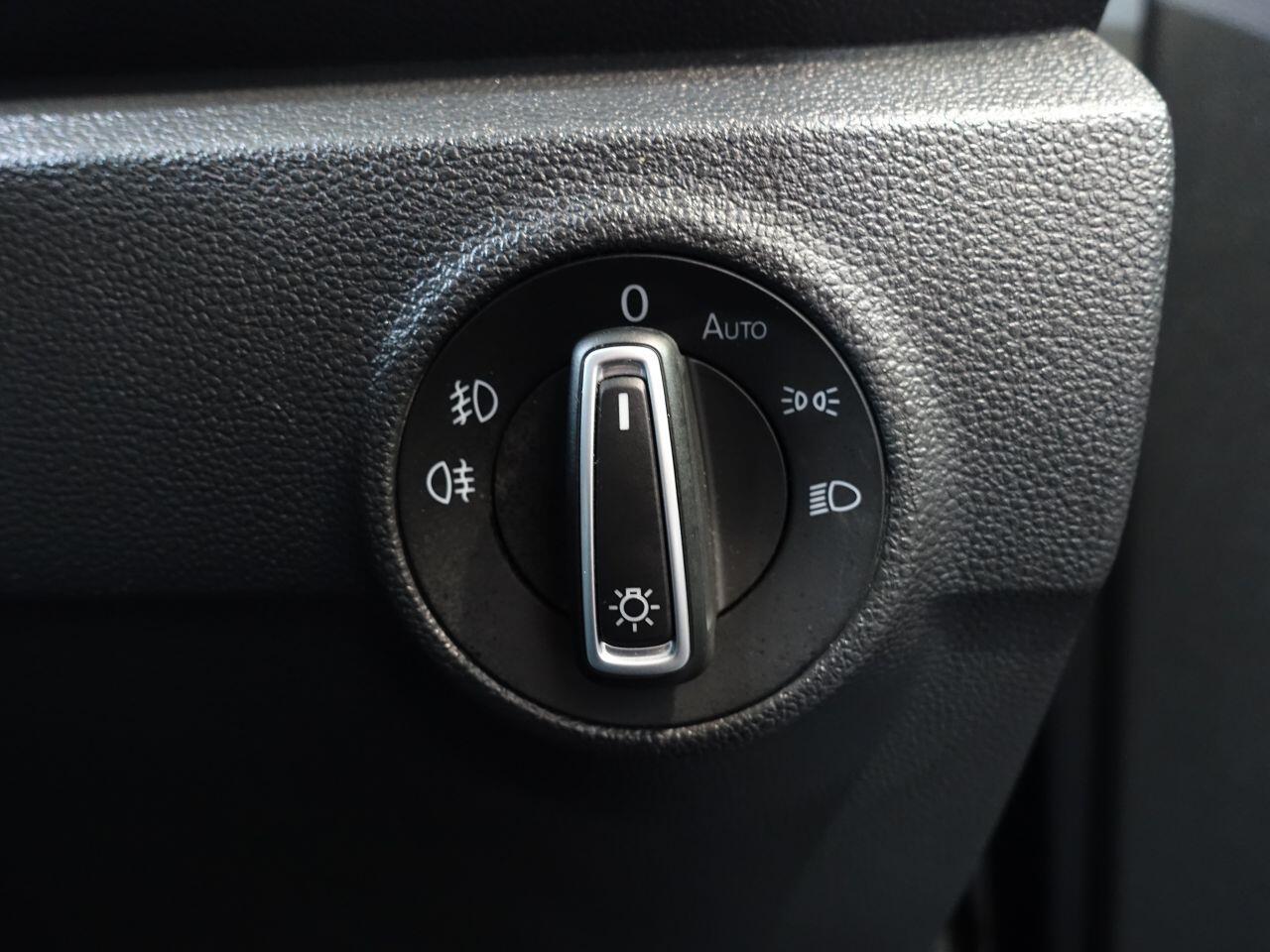 Volkswagen T-Roc - Image 25