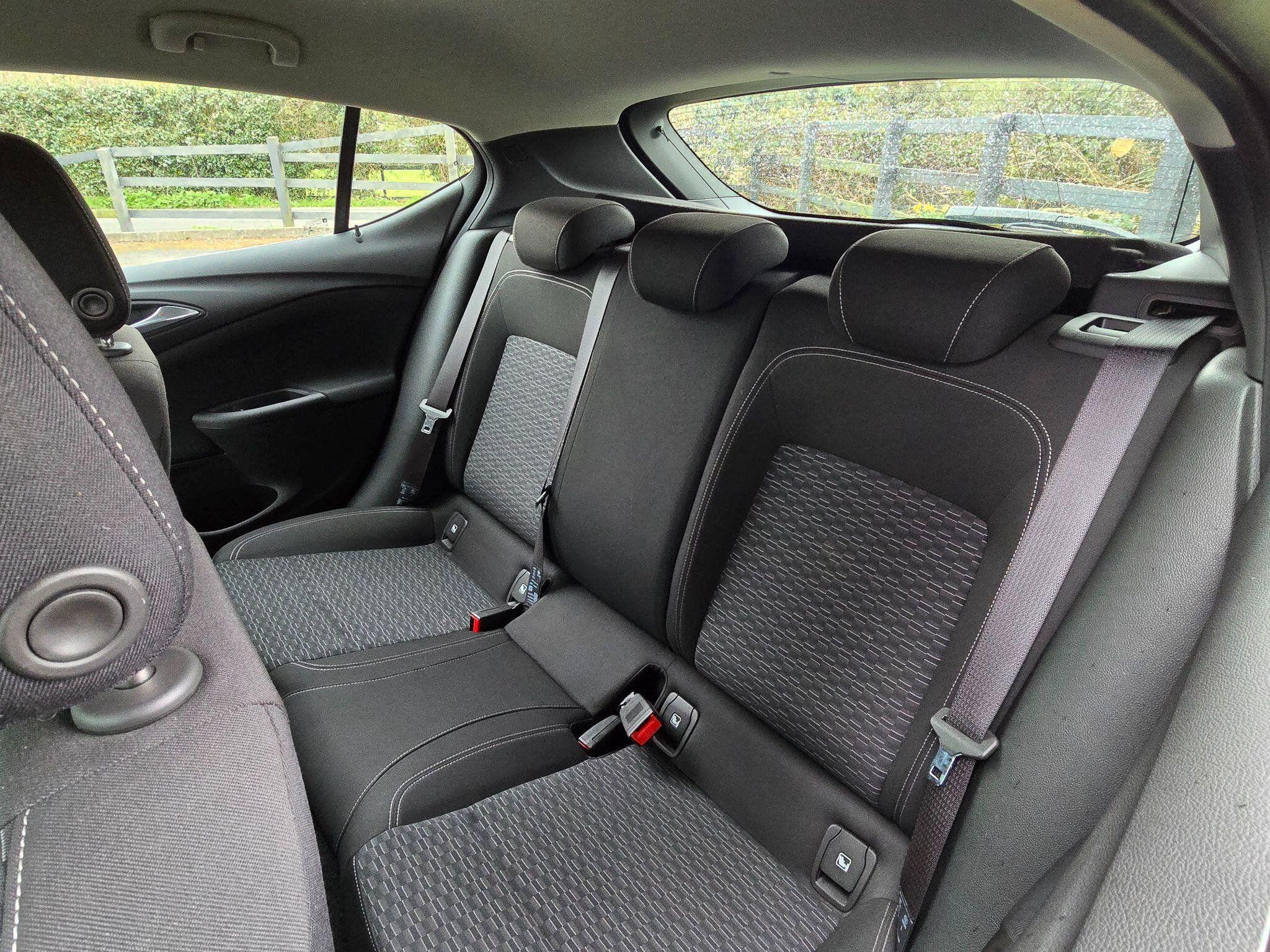 Vauxhall Astra - Image 8