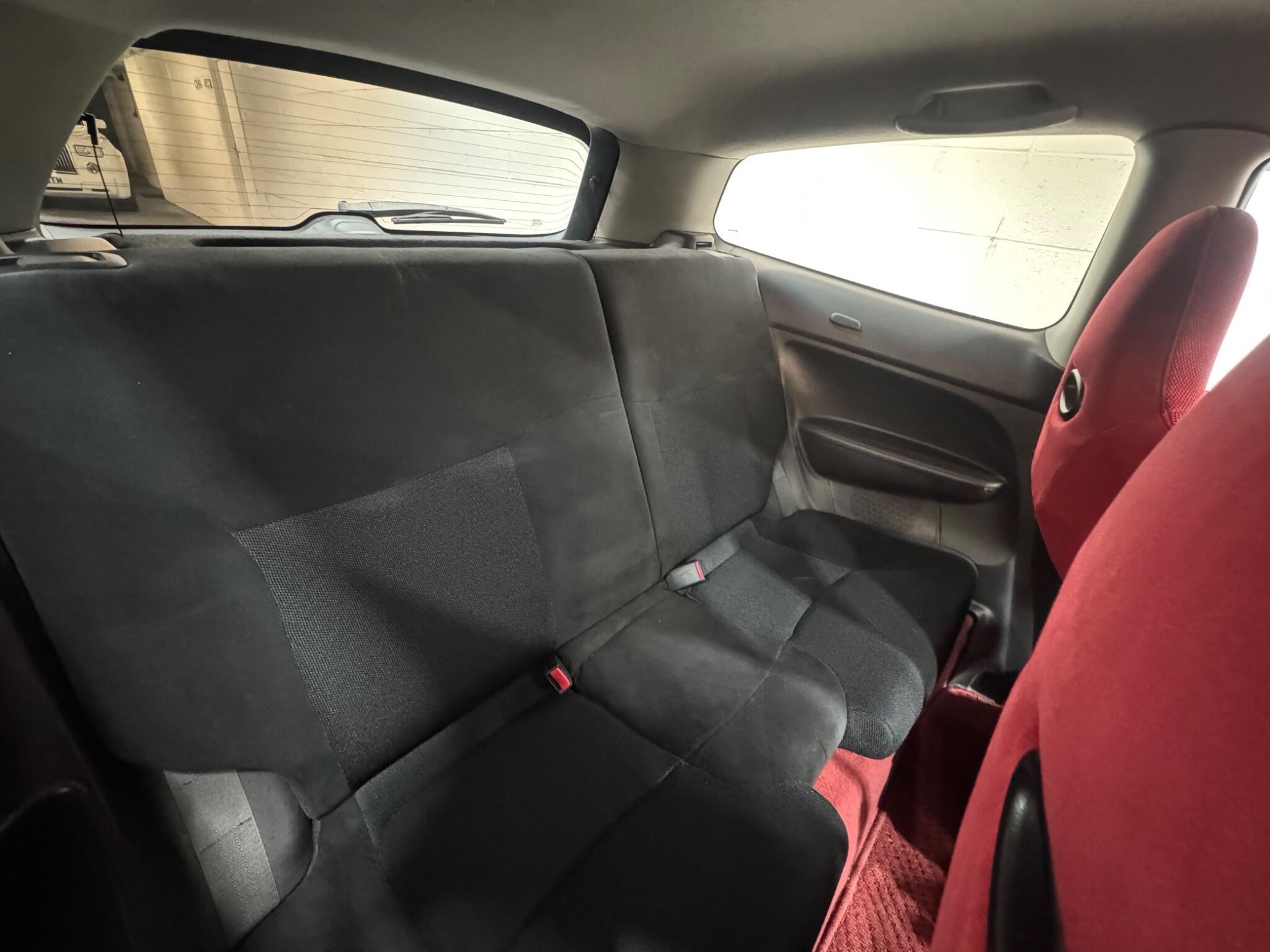 Honda Civic - Image 13