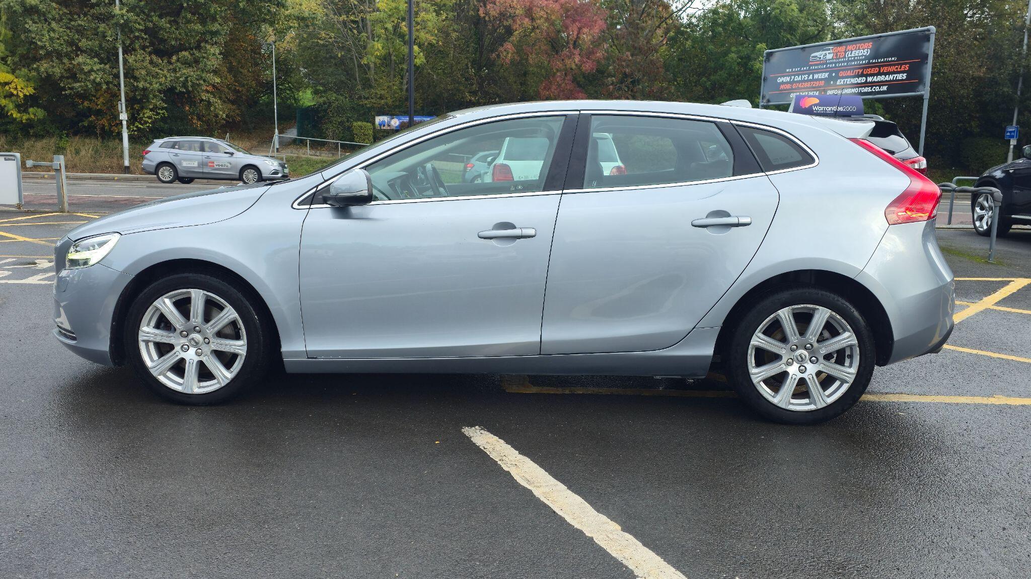 Volvo V40 - Image 9