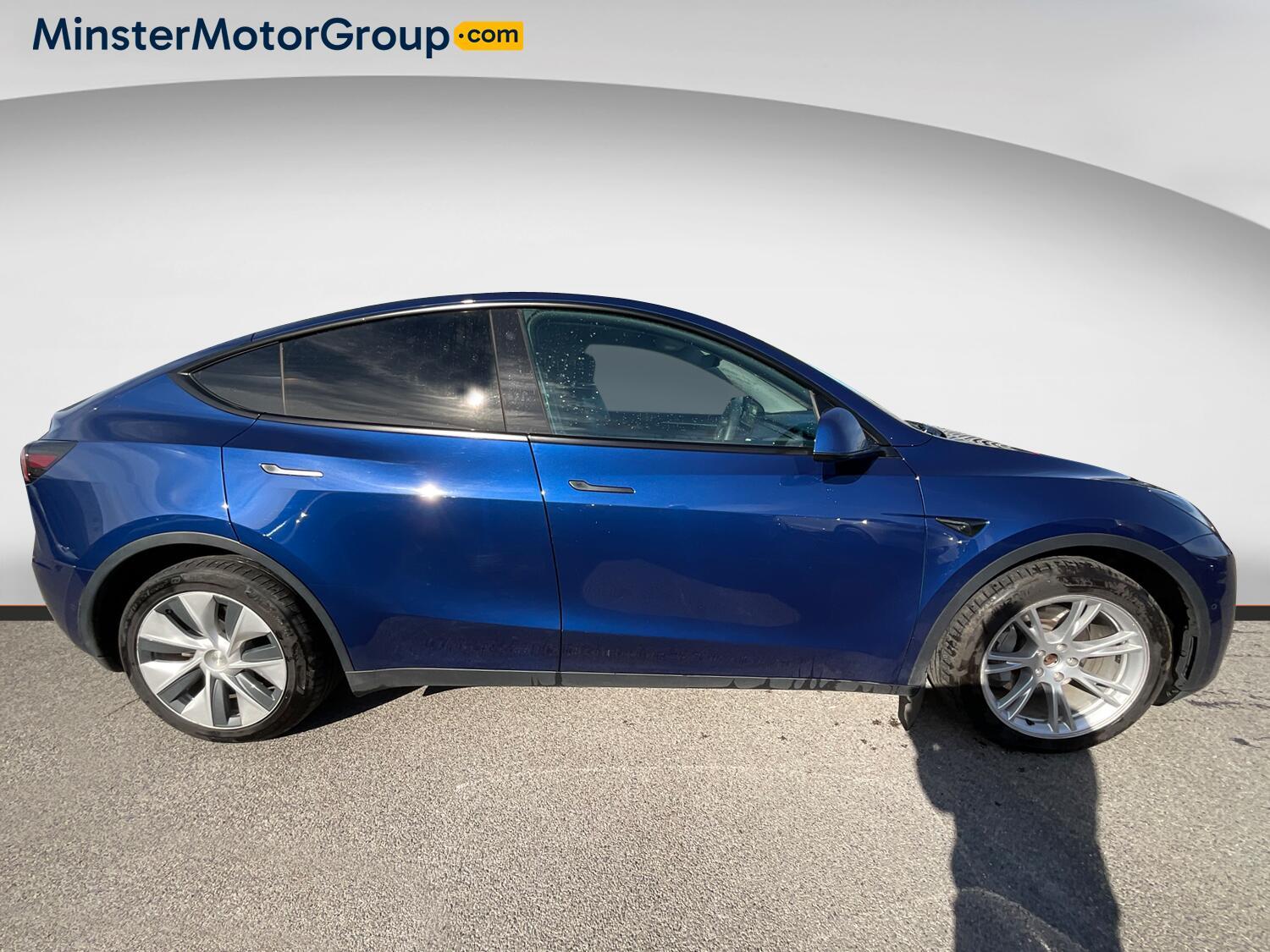 Tesla Model Y - Image 2