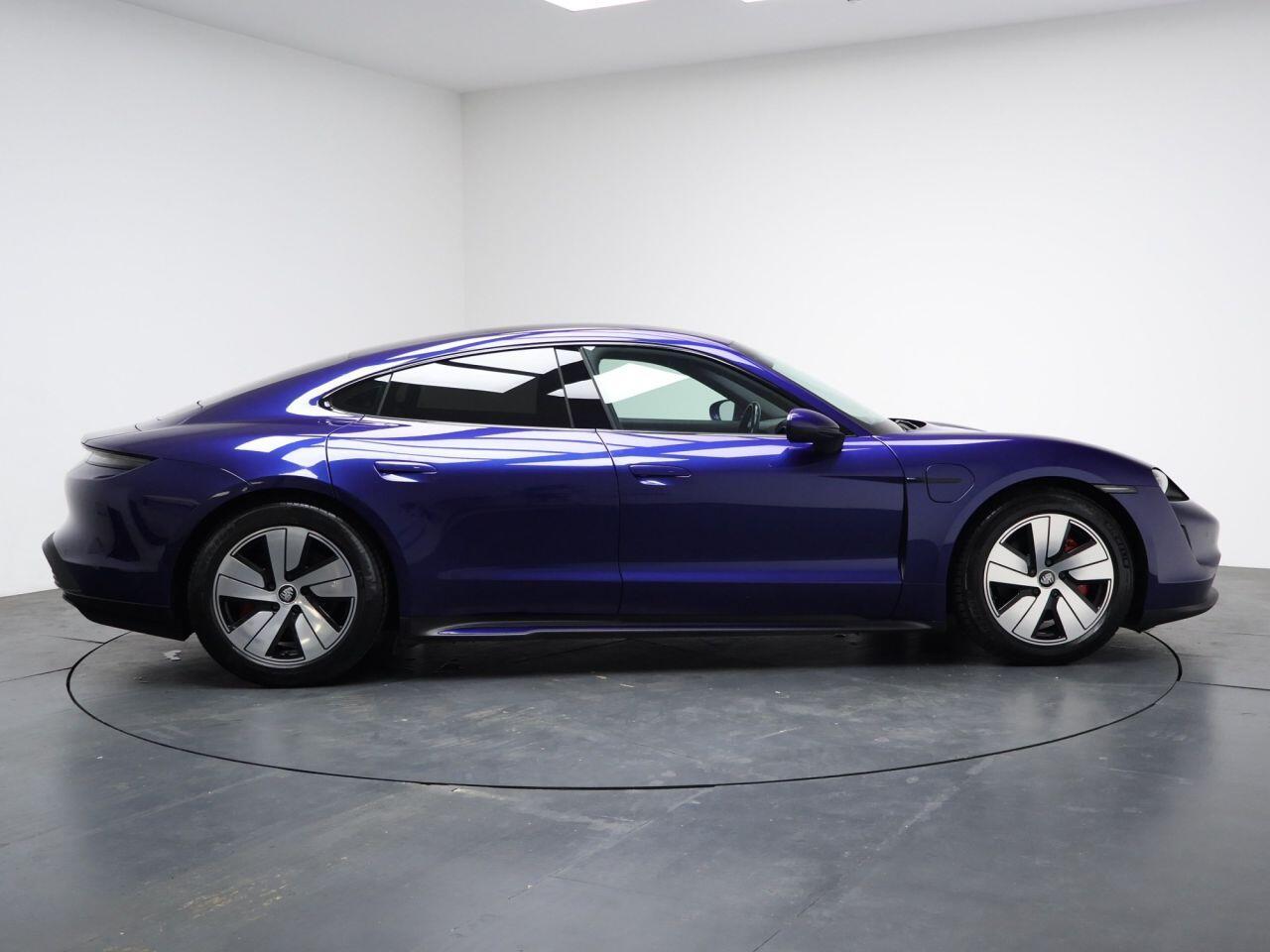 Porsche Taycan - Image 12