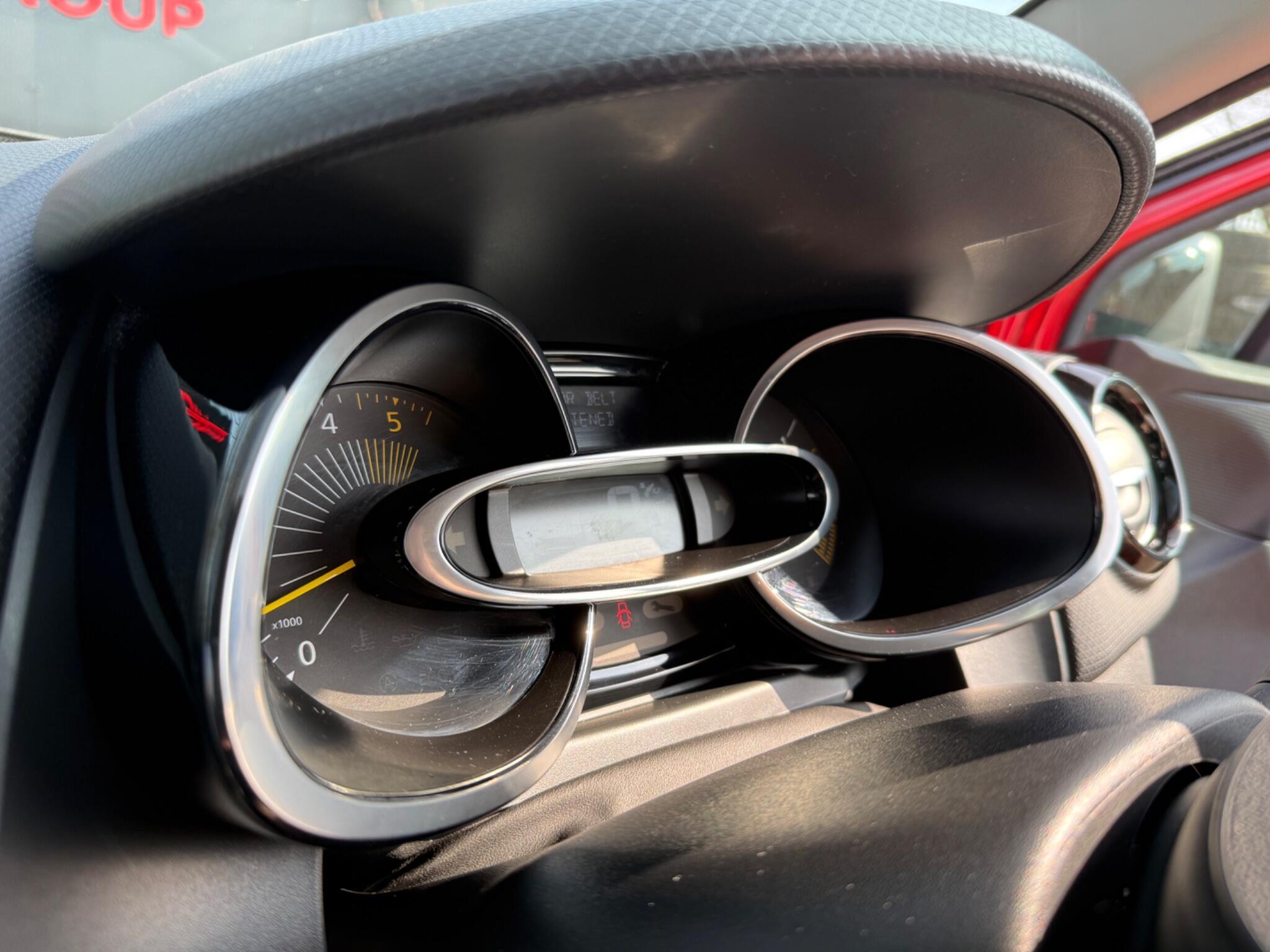 Renault Clio - Image 41