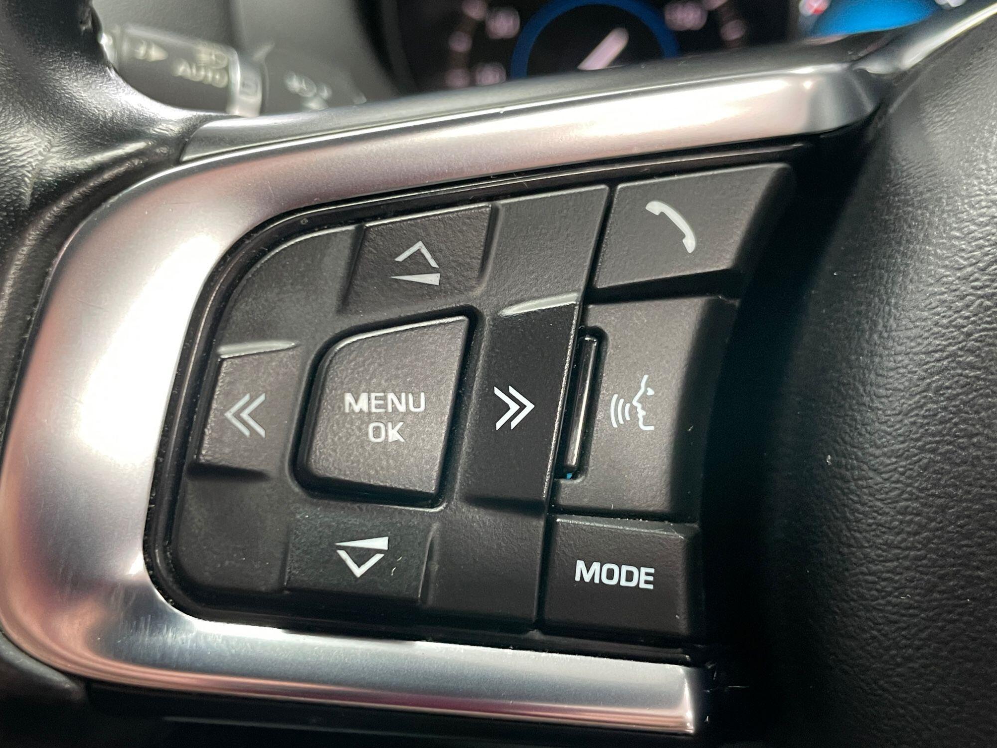 Jaguar F-Pace - Image 36