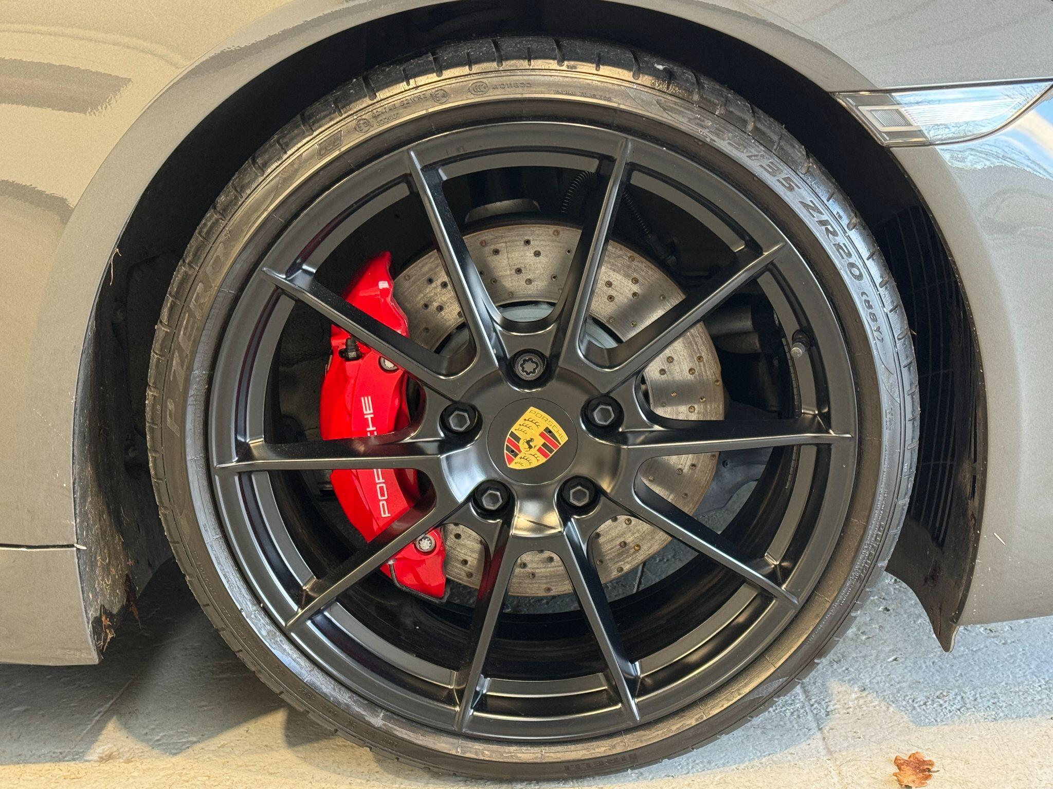 Porsche 718 Cayman - Image 26