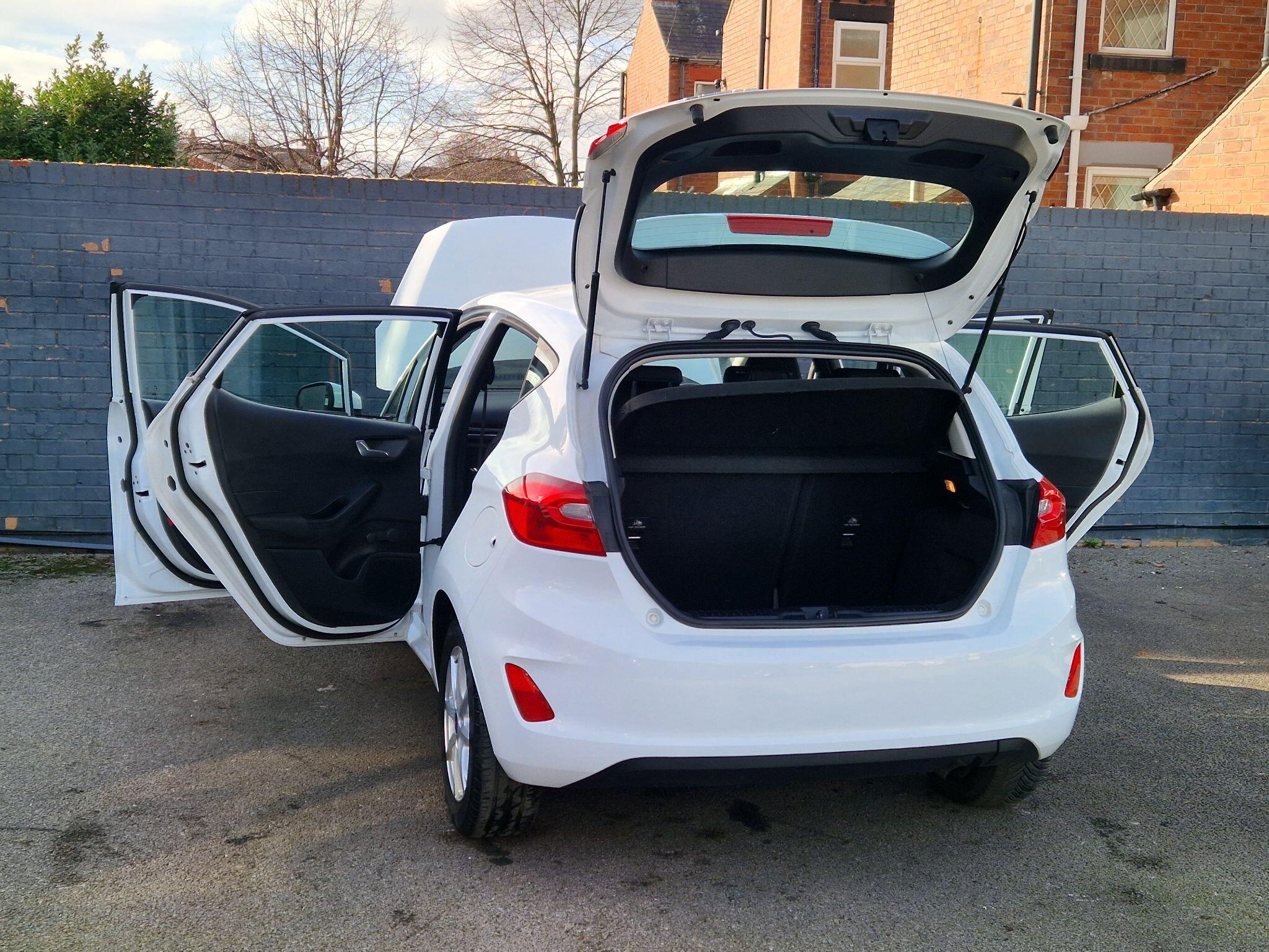 Ford Fiesta - Image 19