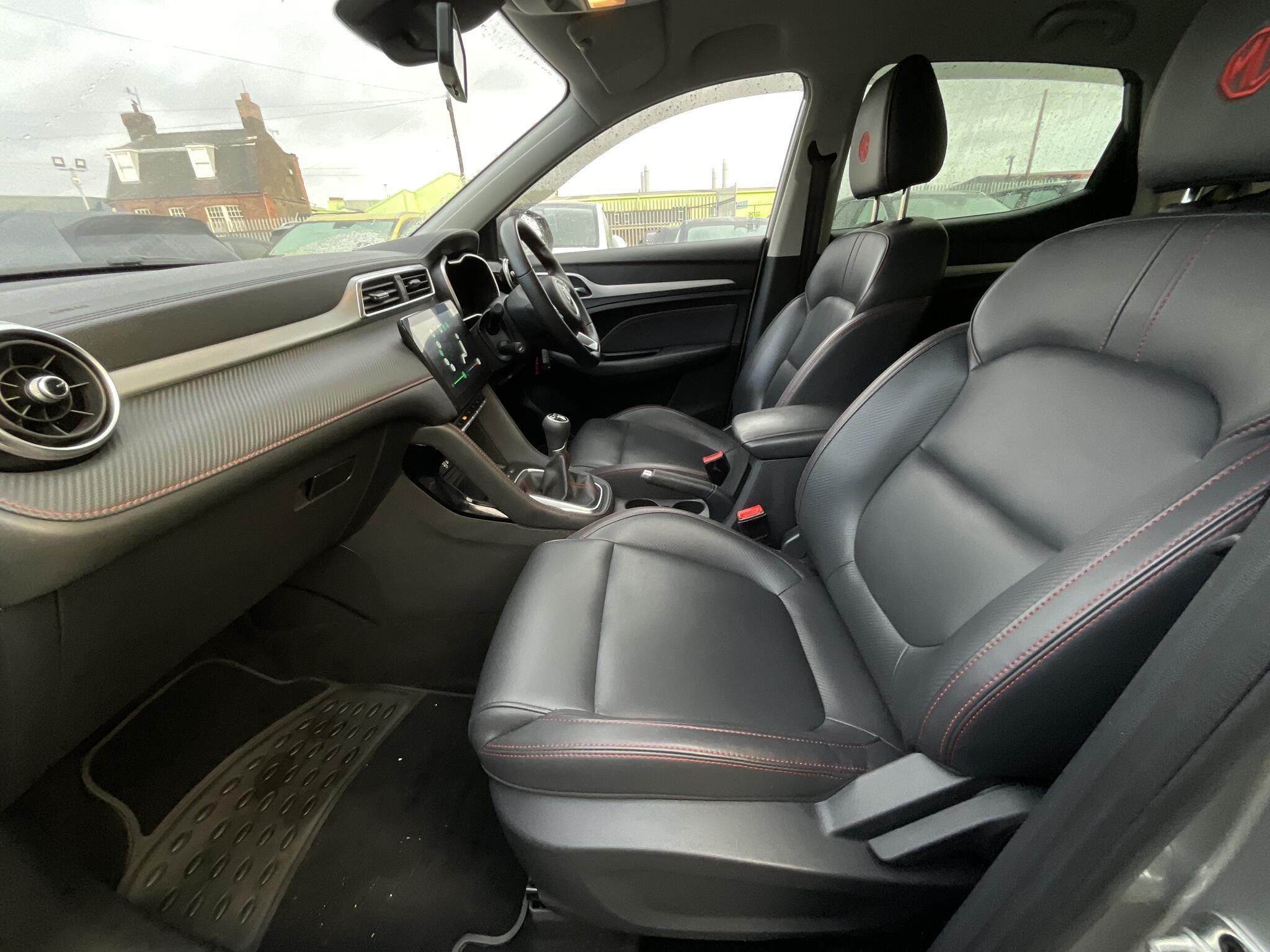 MG MG ZS - Image 17