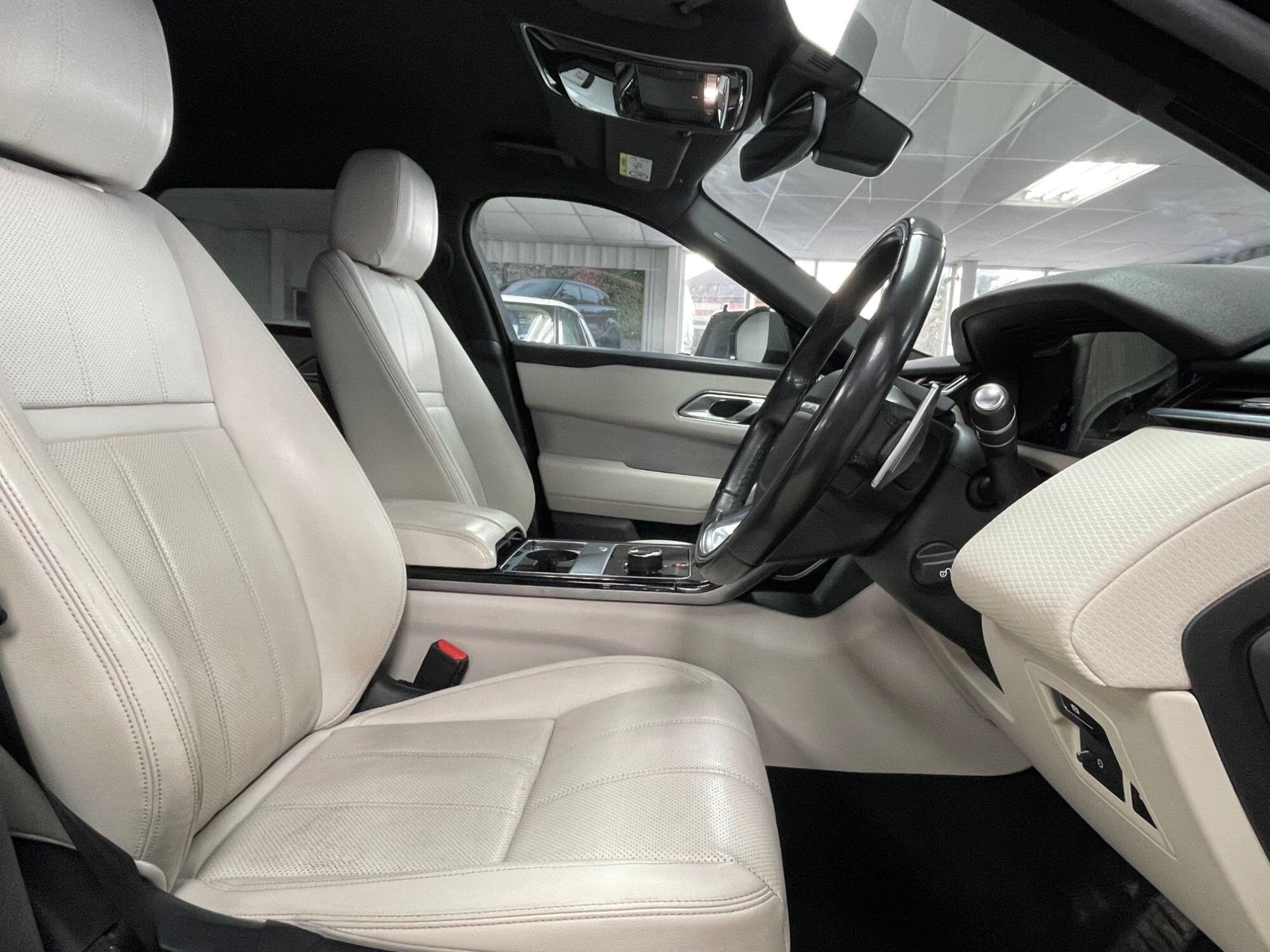 Land Rover Range Rover Velar - Image 24
