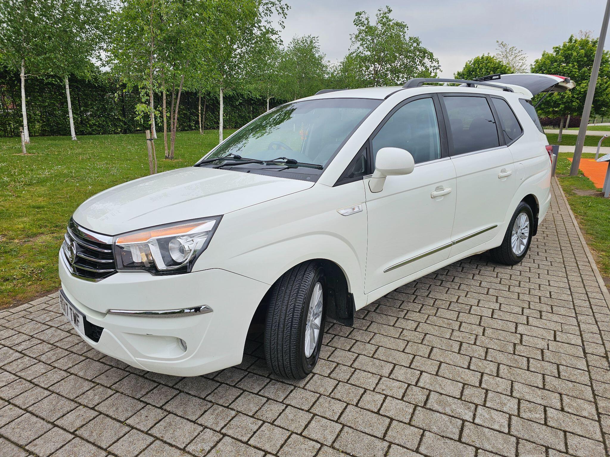 Ssangyong Turismo - Image 30