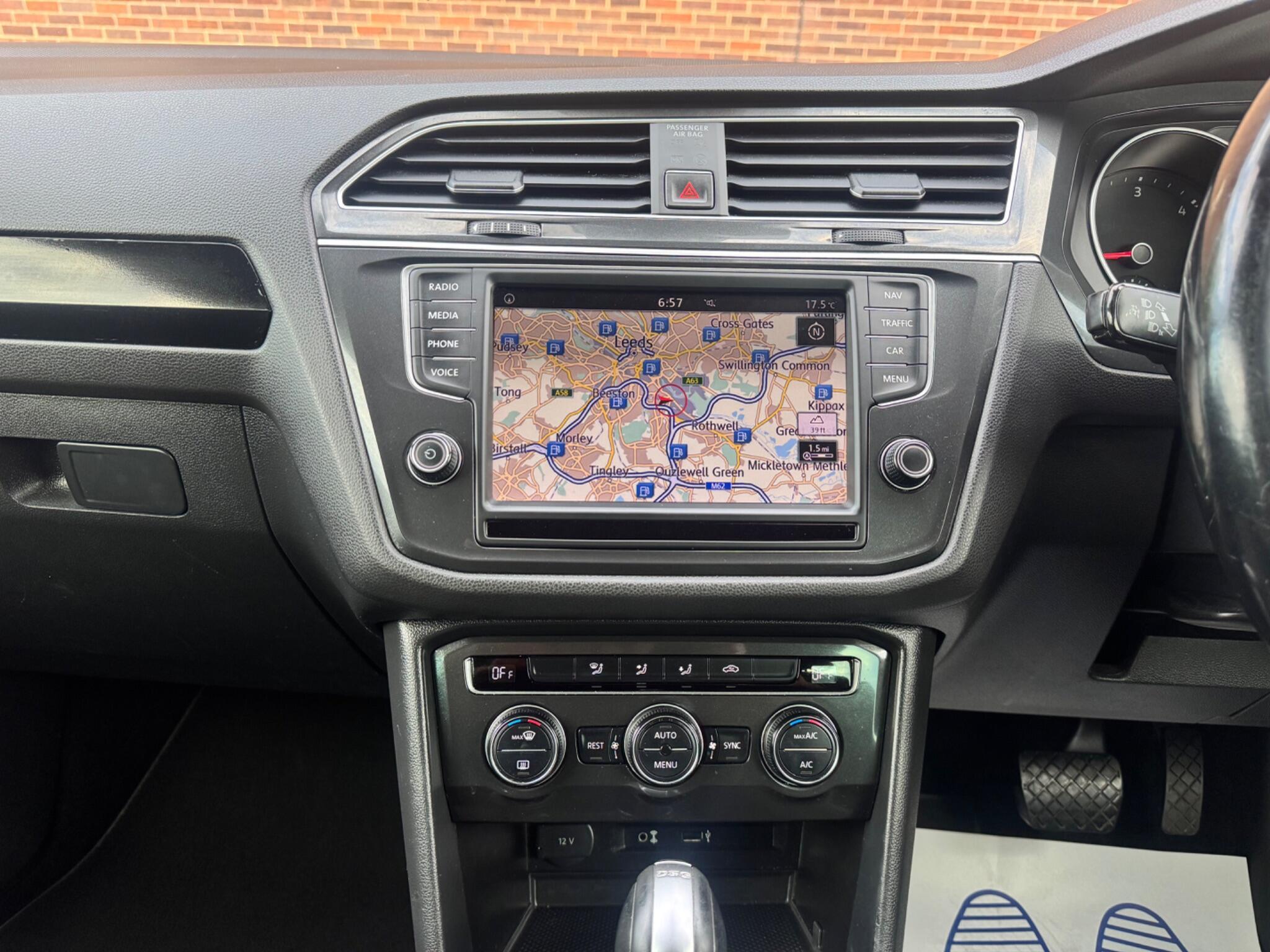 Volkswagen Tiguan - Image 17