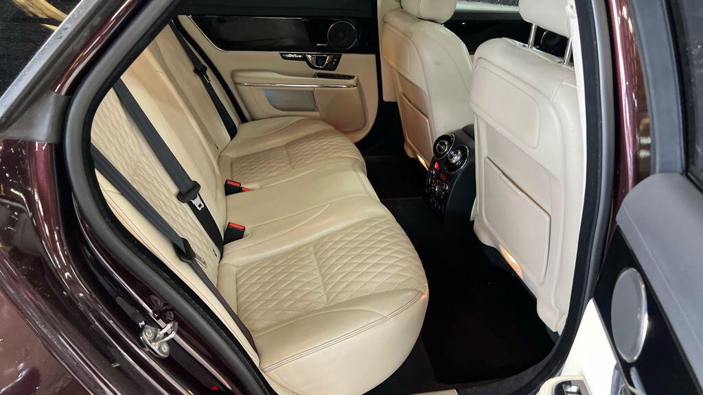 Jaguar XJ - Image 3