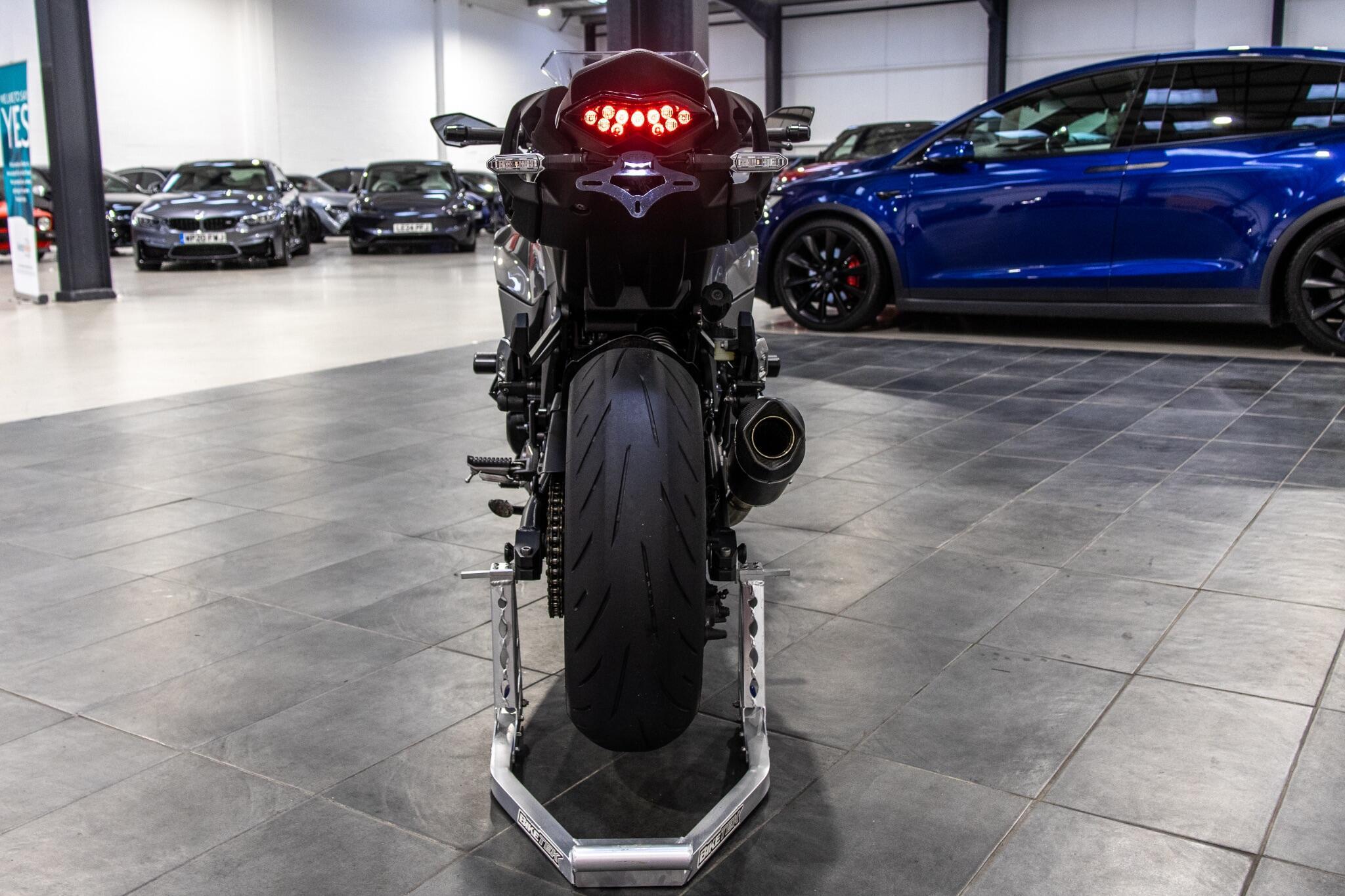 Kawasaki Ninja 1000SX - Image 10