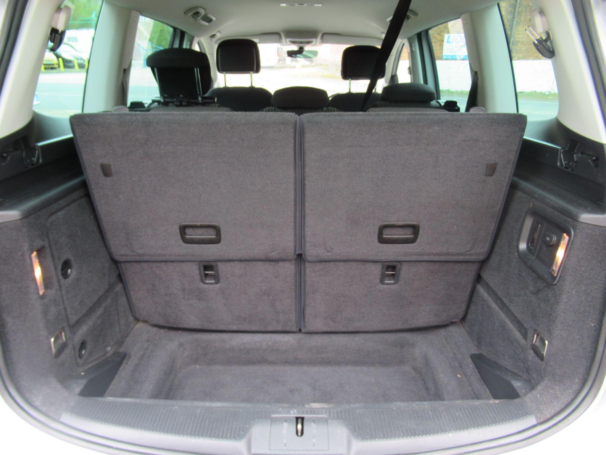 SEAT Alhambra - Image 19