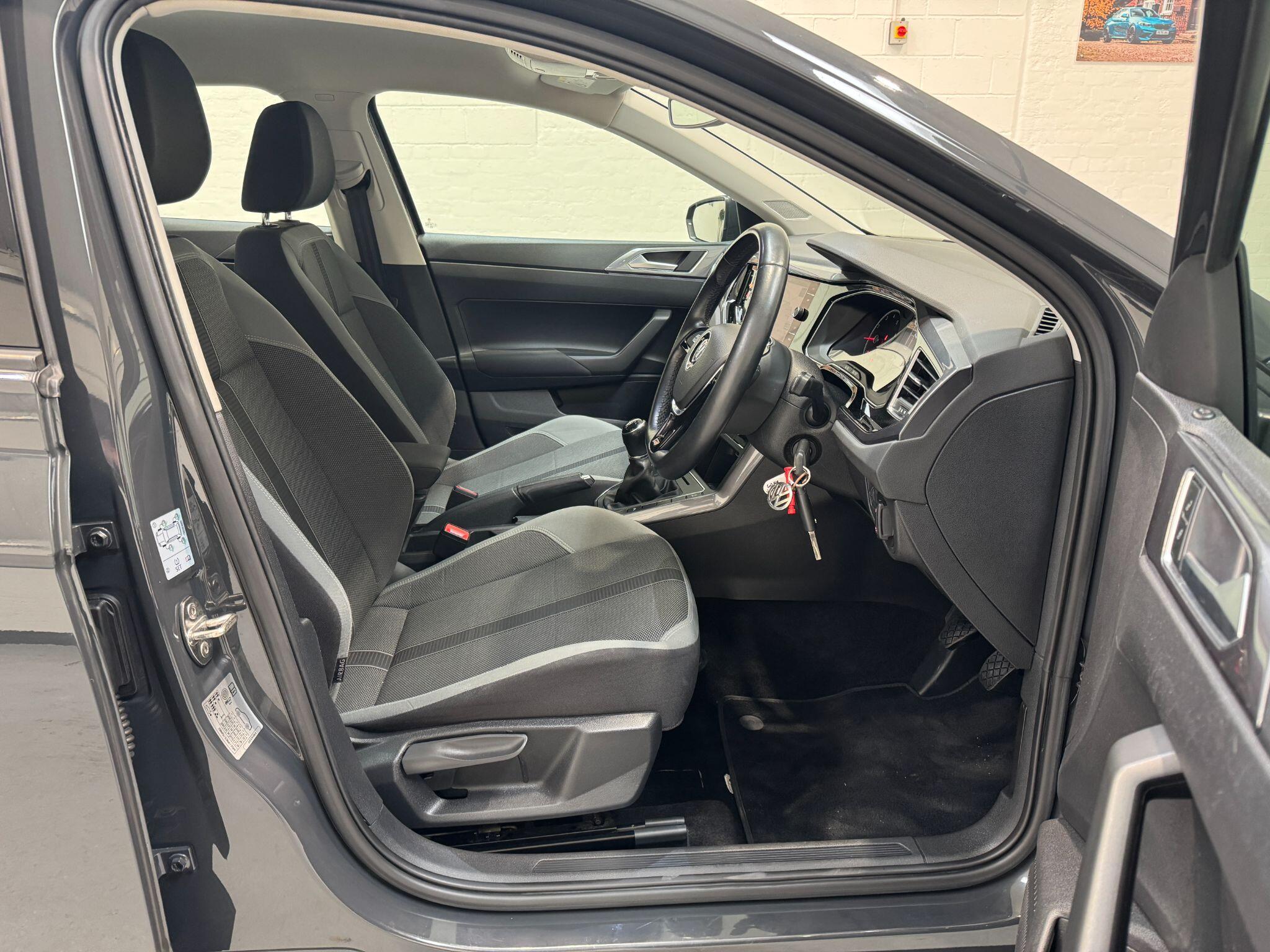 Volkswagen Polo - Image 18