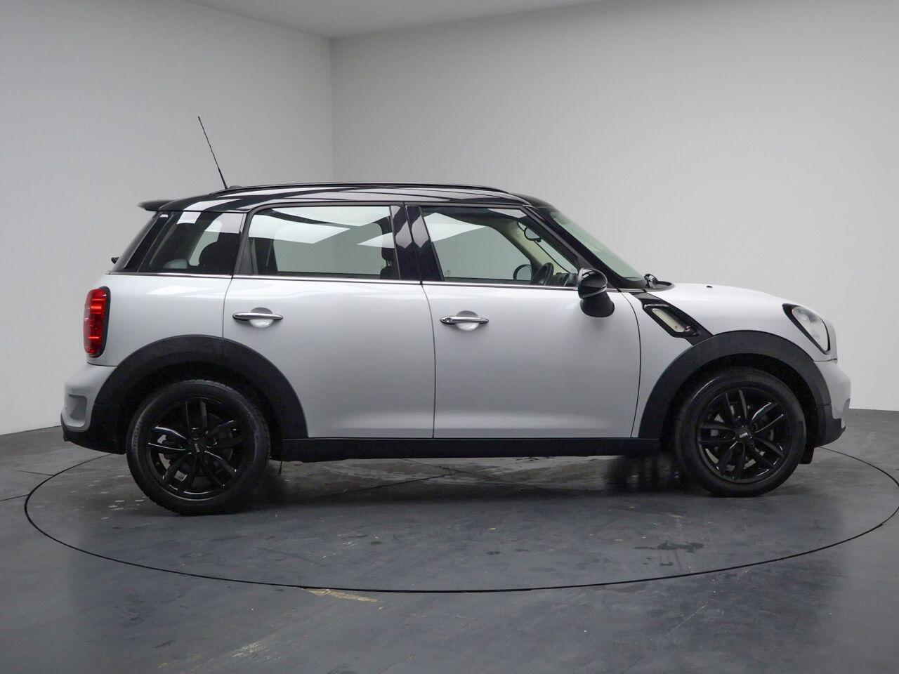 MINI Countryman - Image 15