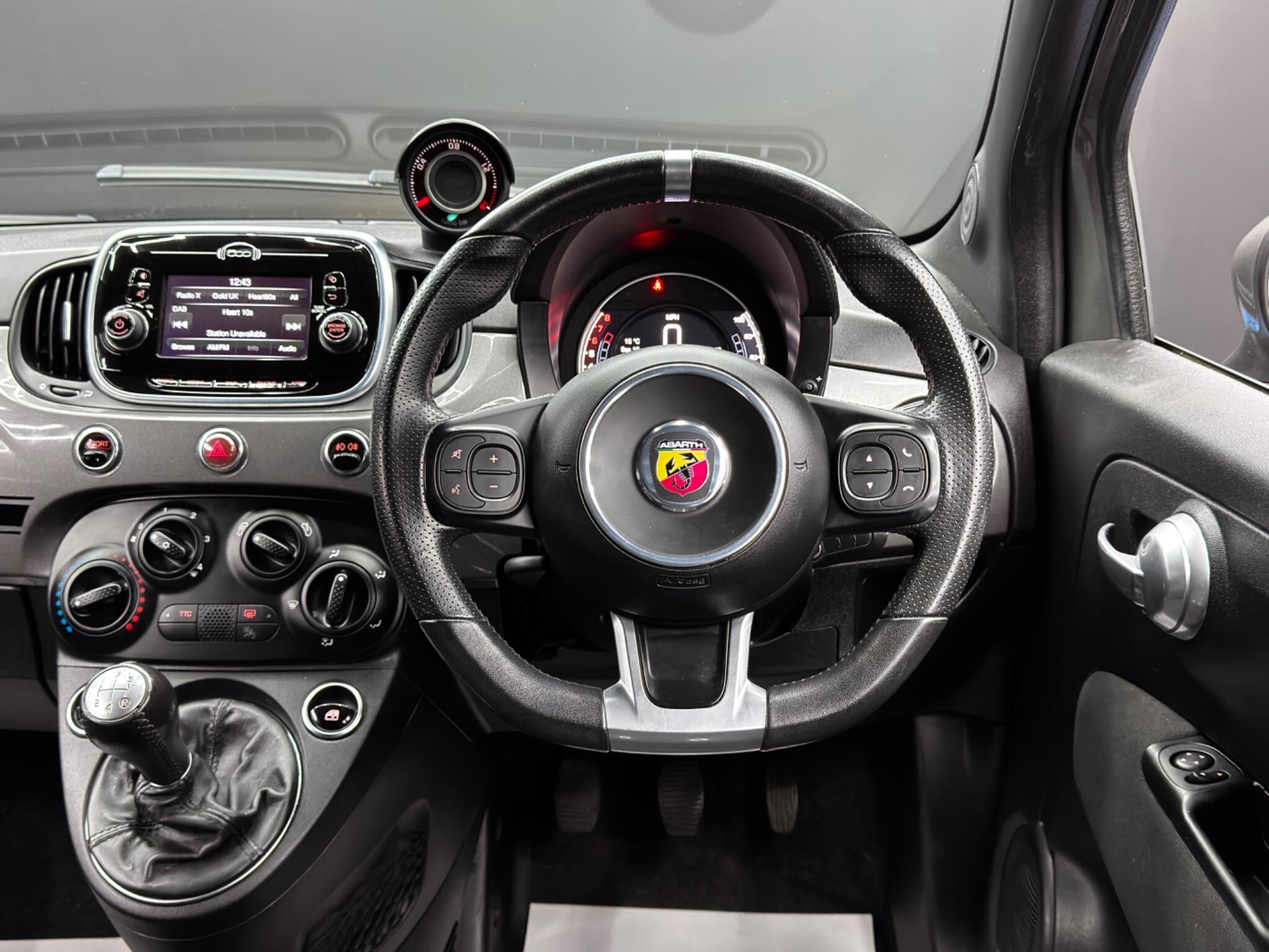 Abarth 595 - Image 17
