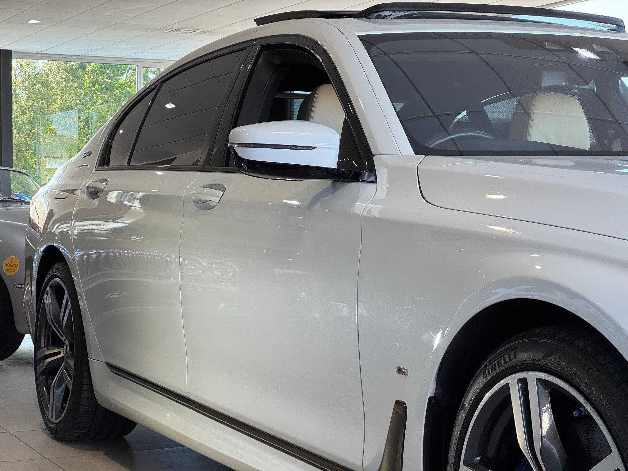 BMW 7 Series - Image 5