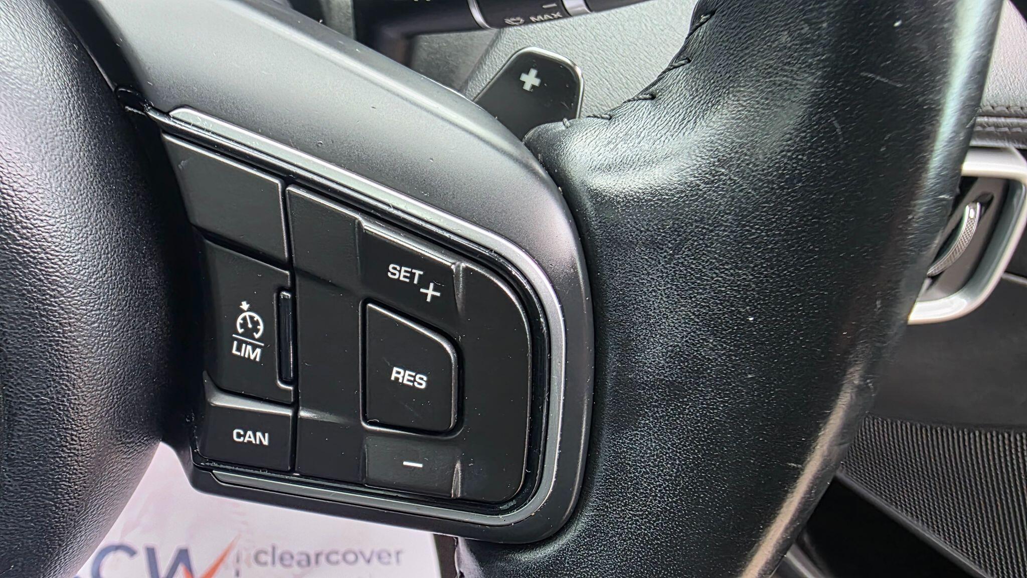 Jaguar XE - Image 25