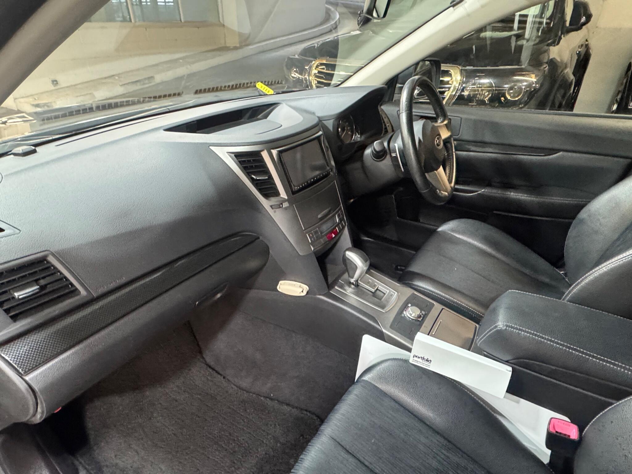 Subaru Legacy - Image 11