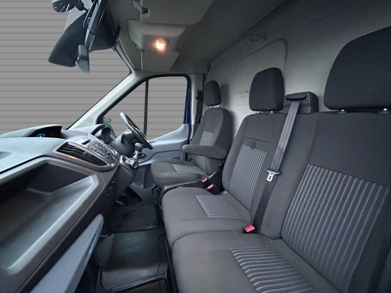 Ford Transit - Image 15