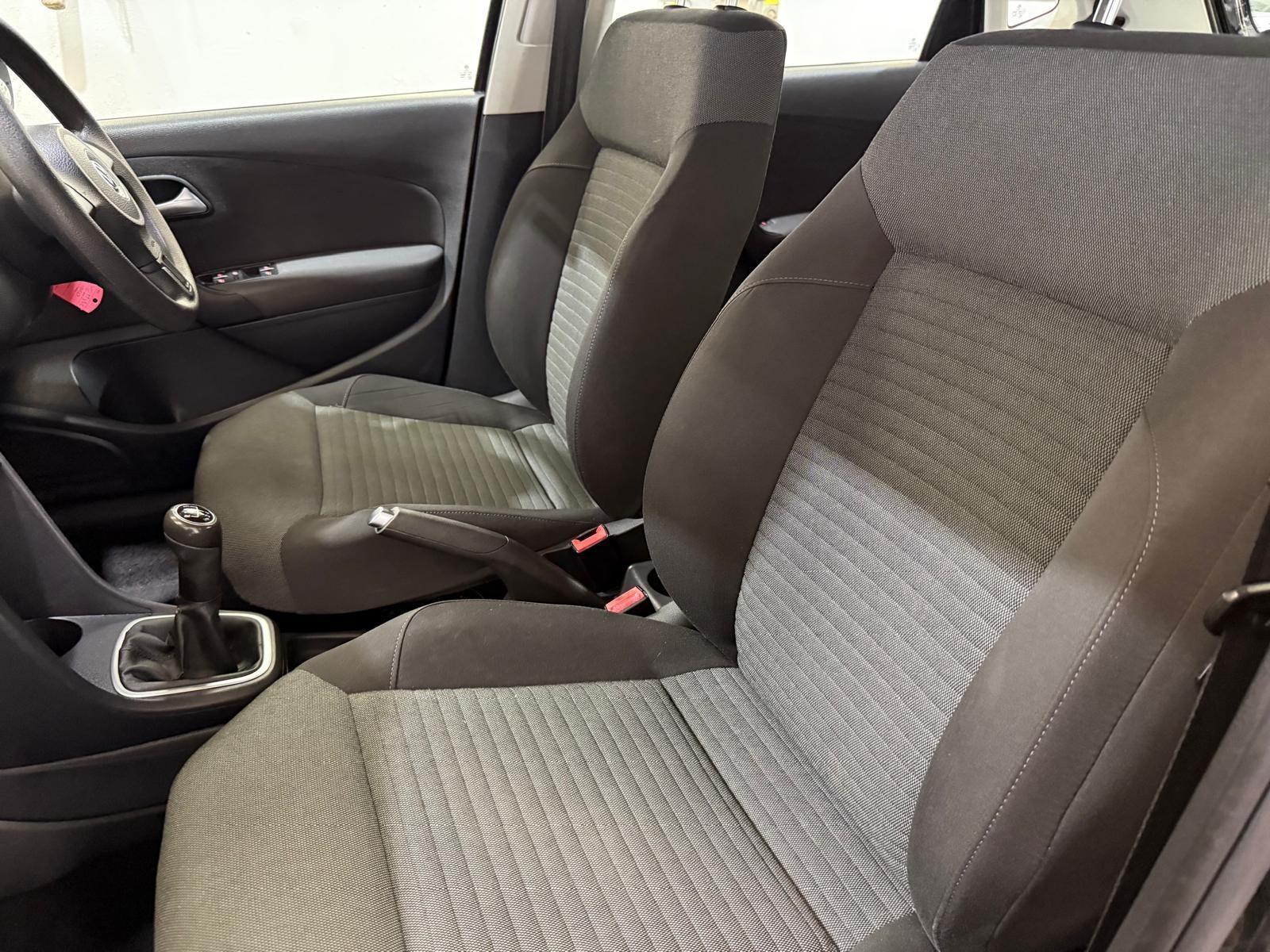 Volkswagen Polo - Image 32