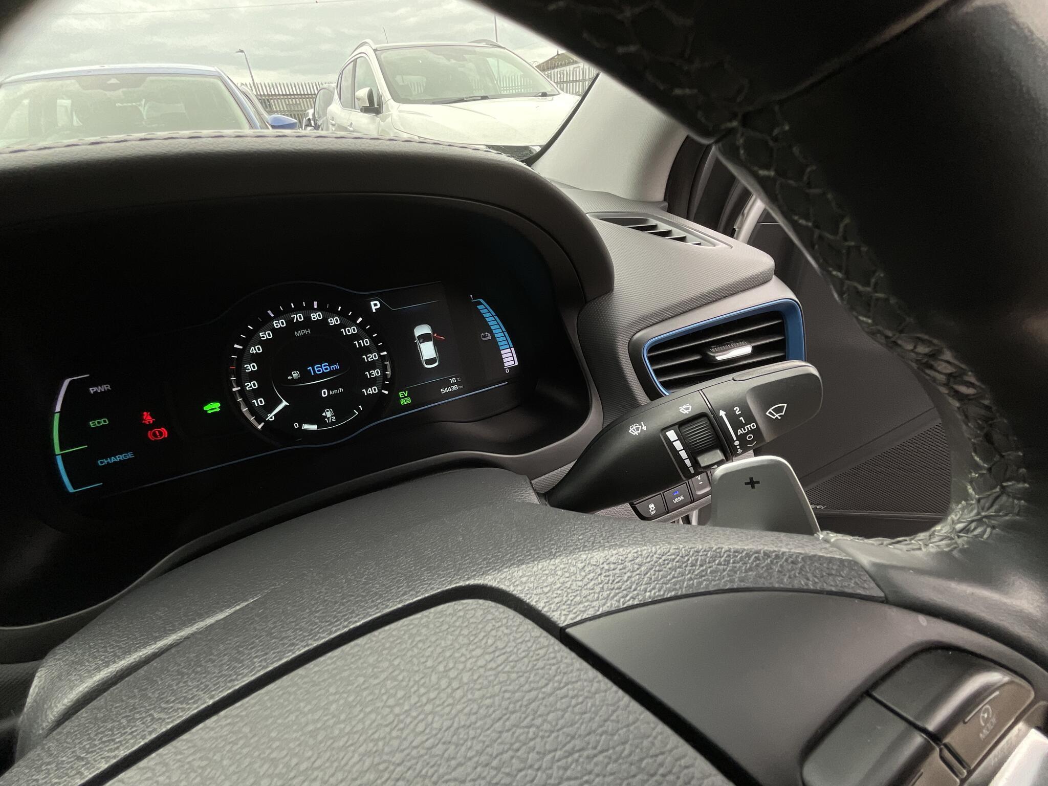 Hyundai Ioniq - Image 19