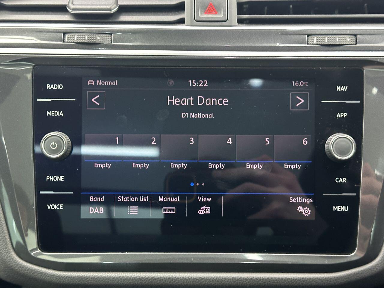 Volkswagen Tiguan - Image 26