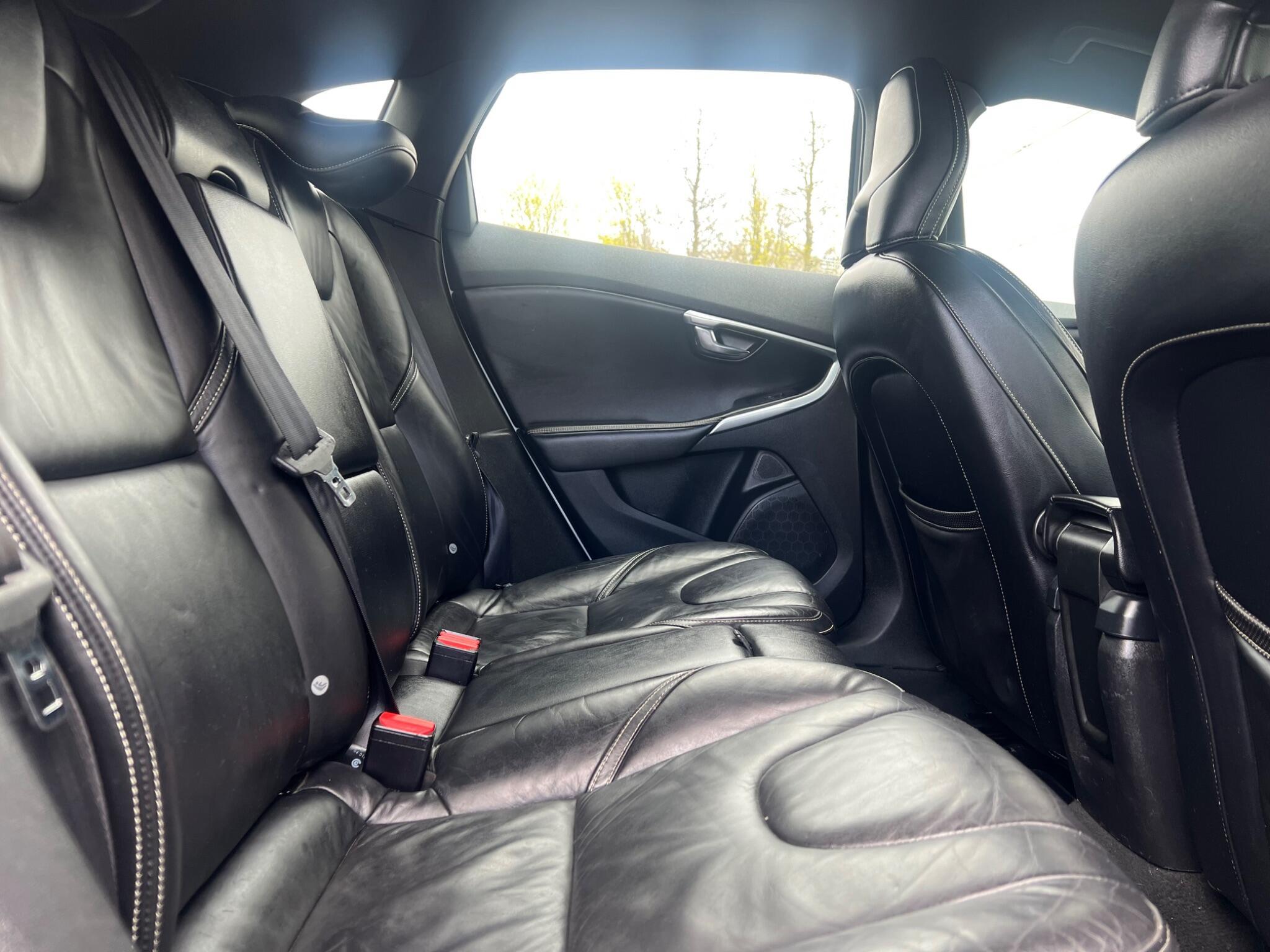 Volvo V40 - Image 21