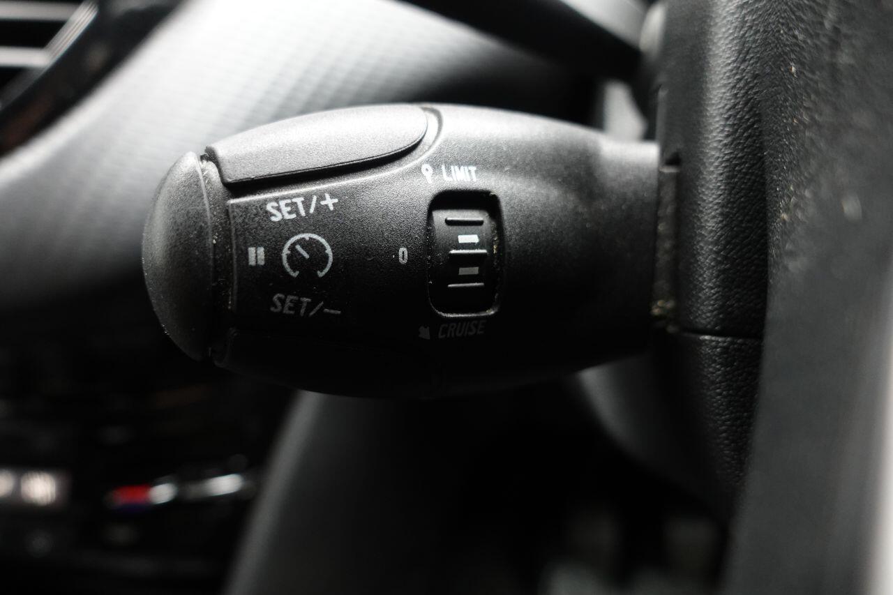 Peugeot 208 - Image 44