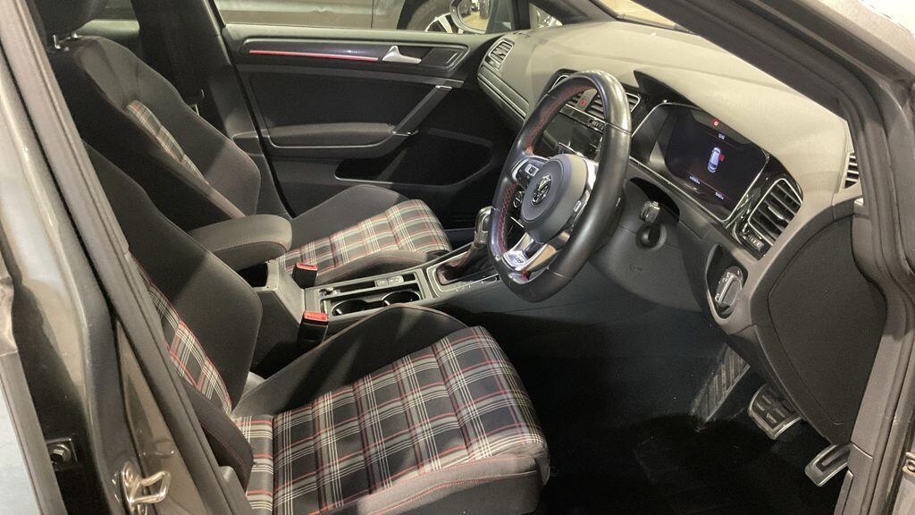 Volkswagen Golf - Image 3