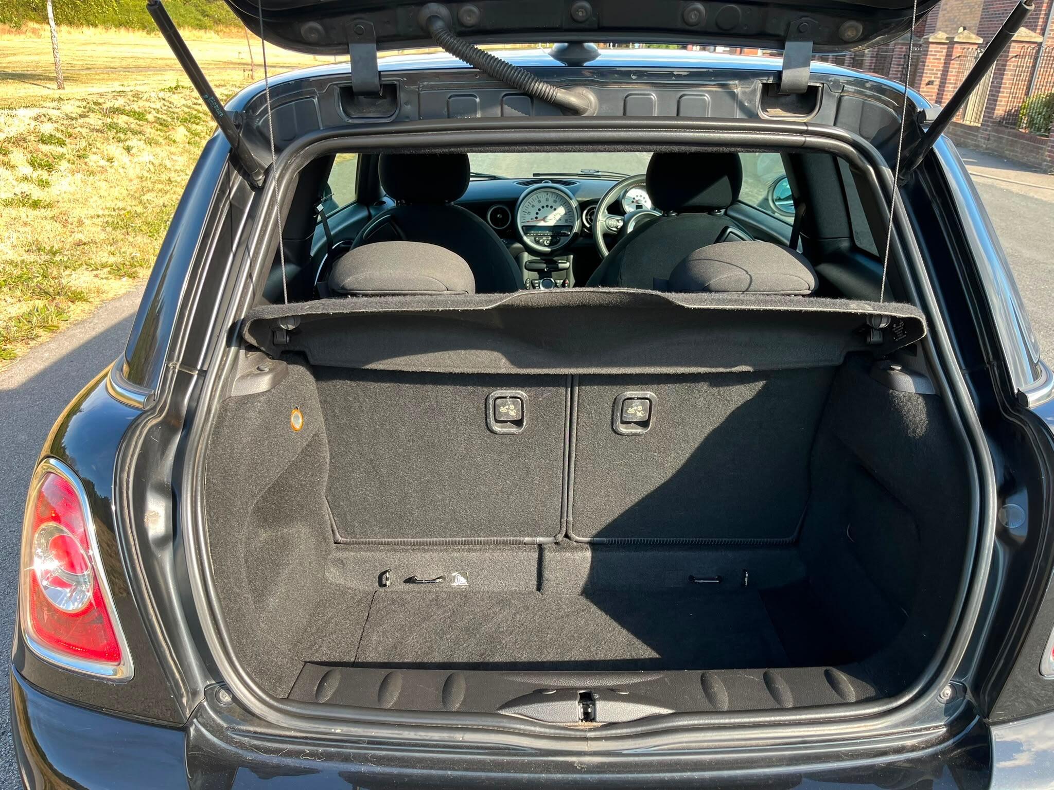 MINI Hatch - Image 9