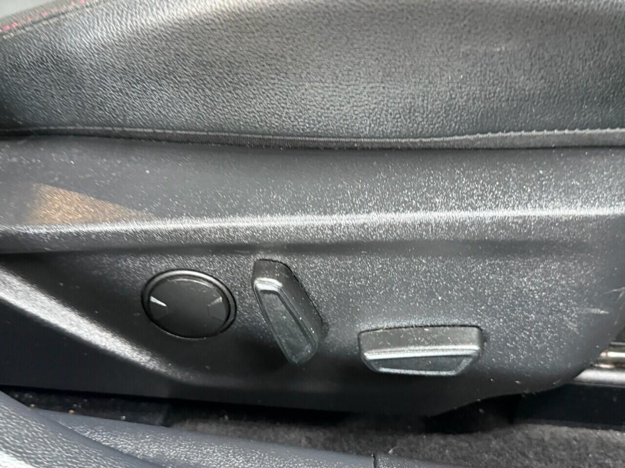 Ford Focus - Image 17