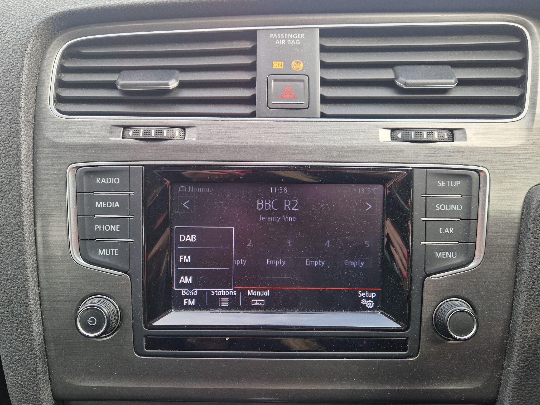 Volkswagen Golf - Image 37