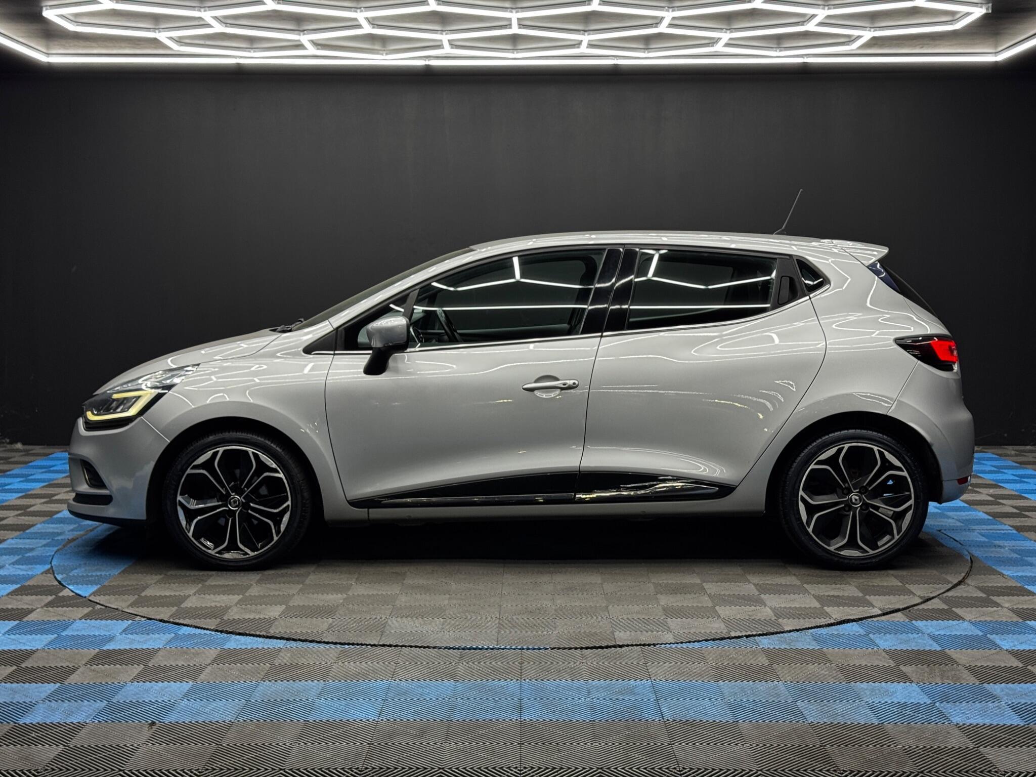Renault Clio - Image 8