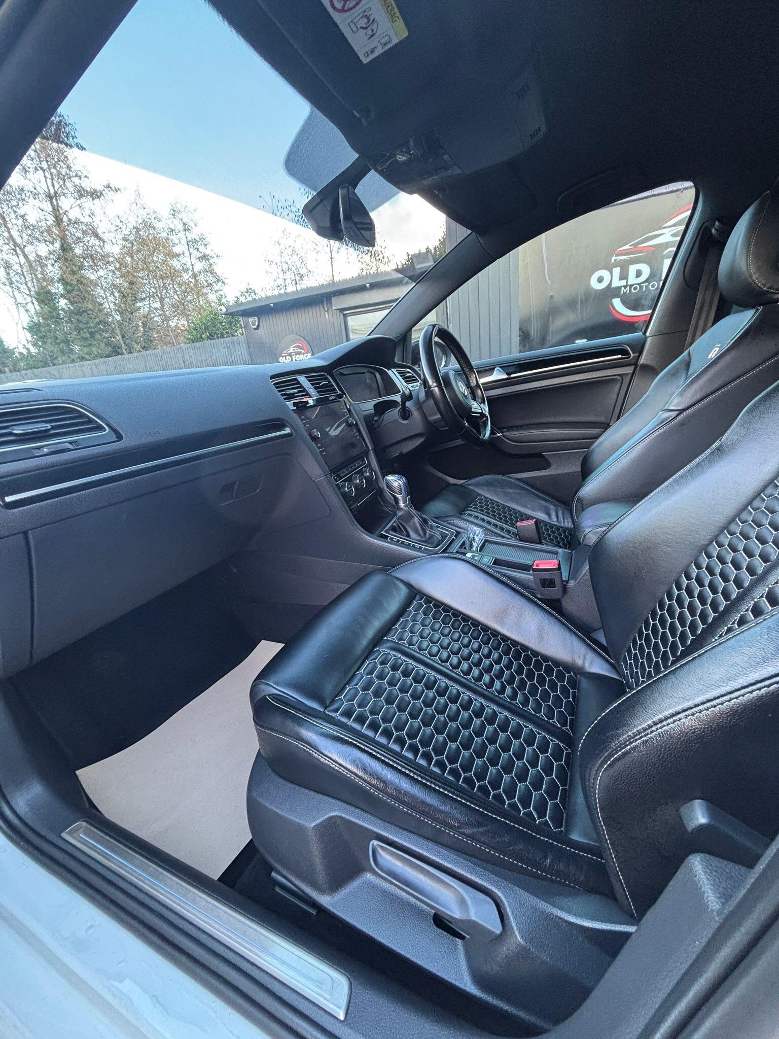 Volkswagen Golf - Image 37