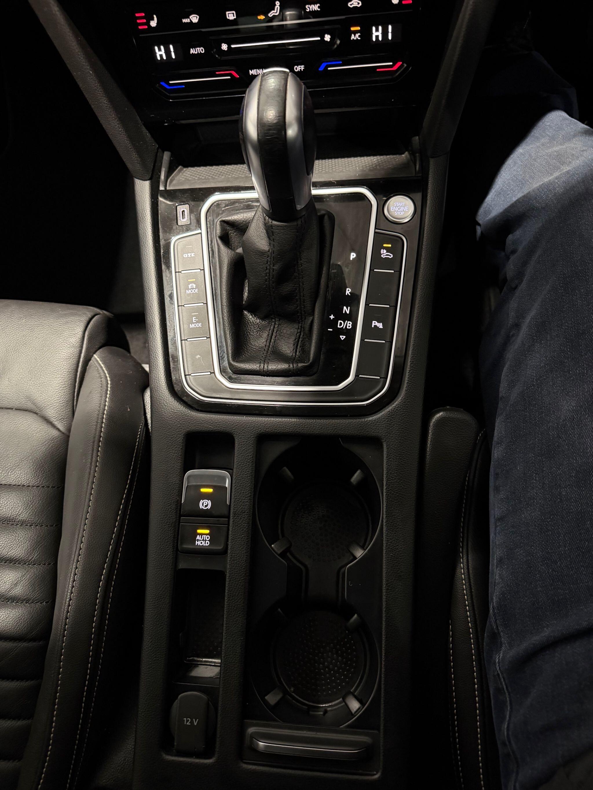 Volkswagen Passat - Image 10