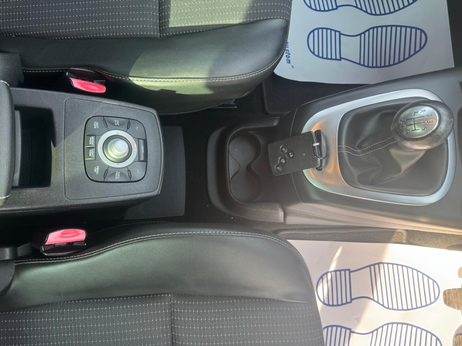 Renault Grand Scenic - Image 15