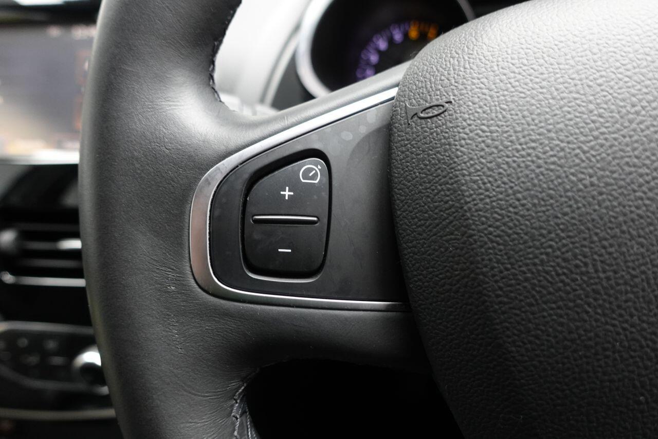 Renault Clio - Image 21