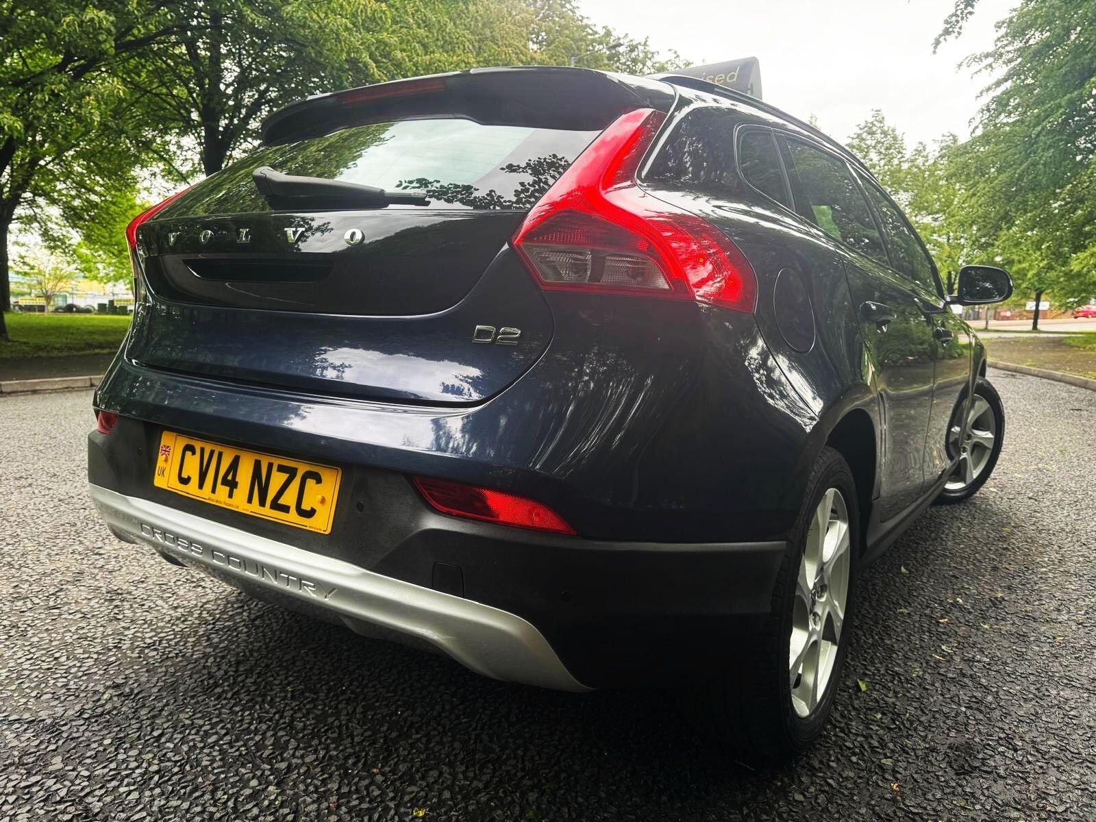 Volvo V40 CROSS COUNTRY - Image 10