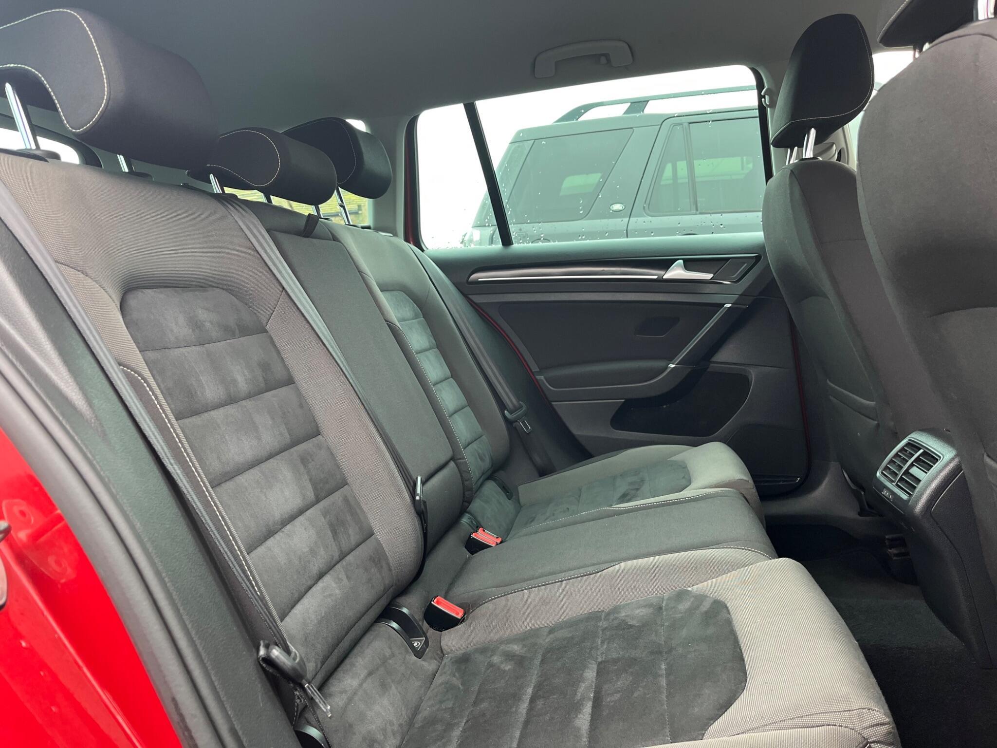 Volkswagen Golf - Image 23