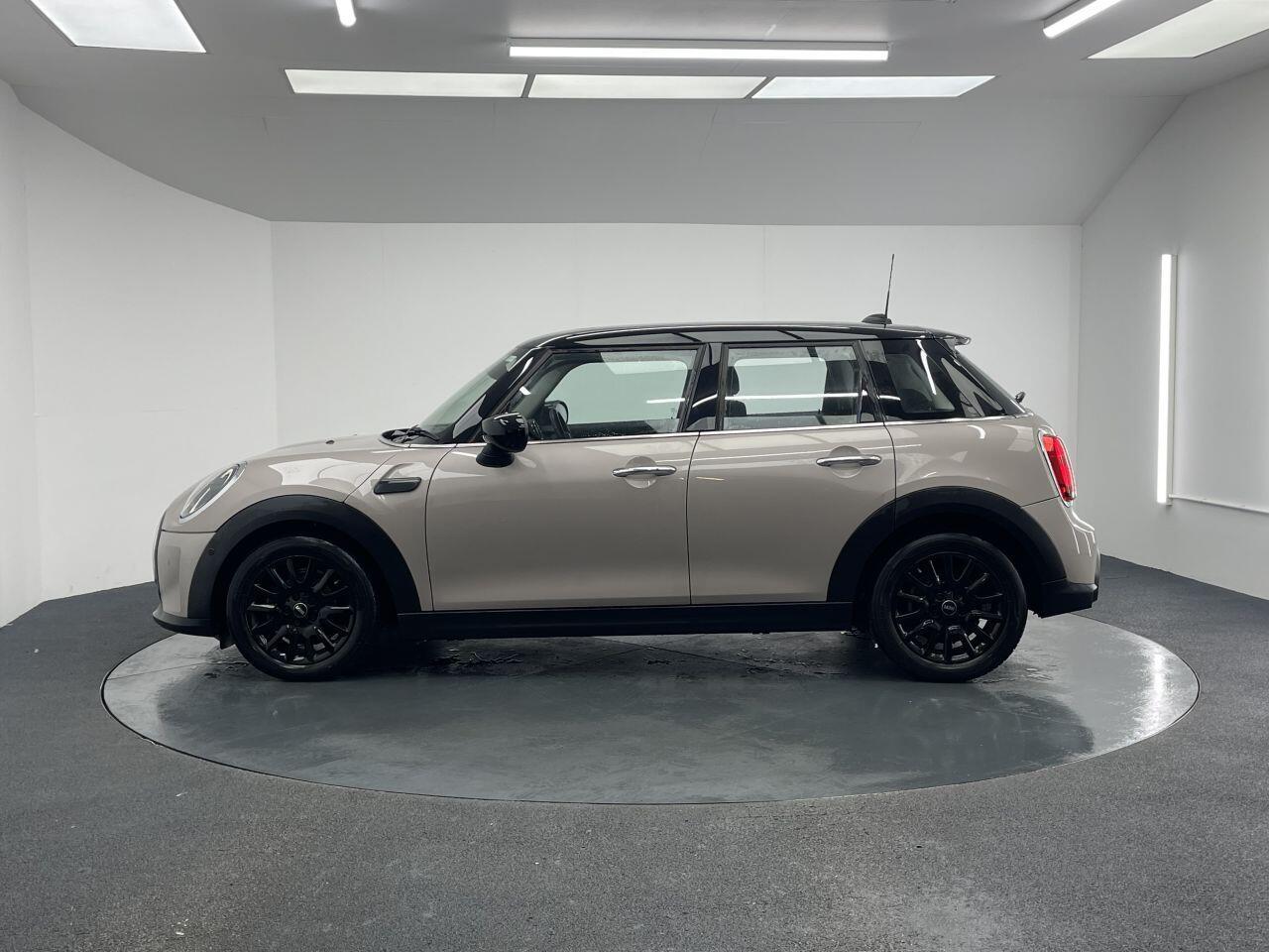 MINI Hatch - Image 12