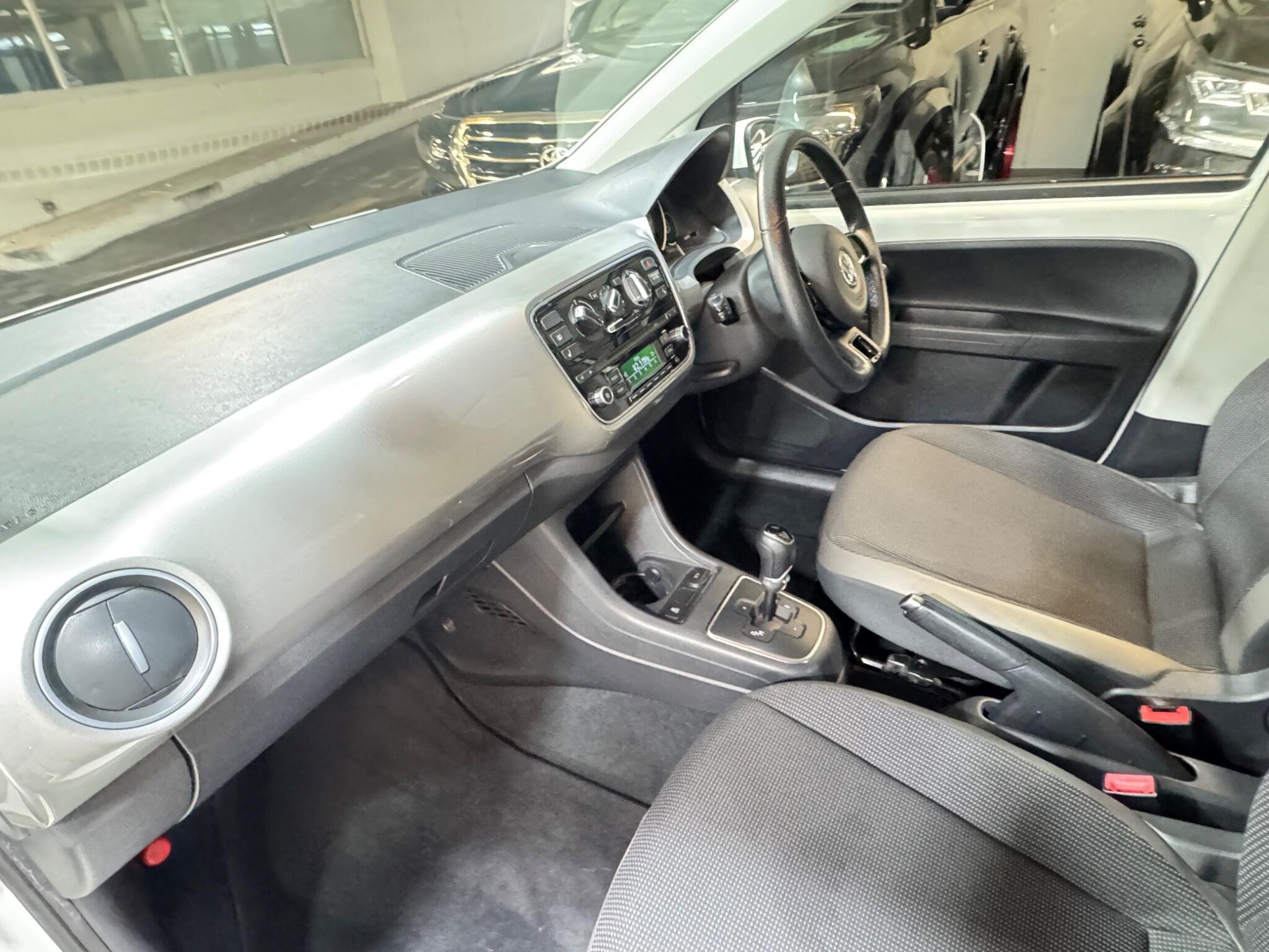 Volkswagen up! - Image 10