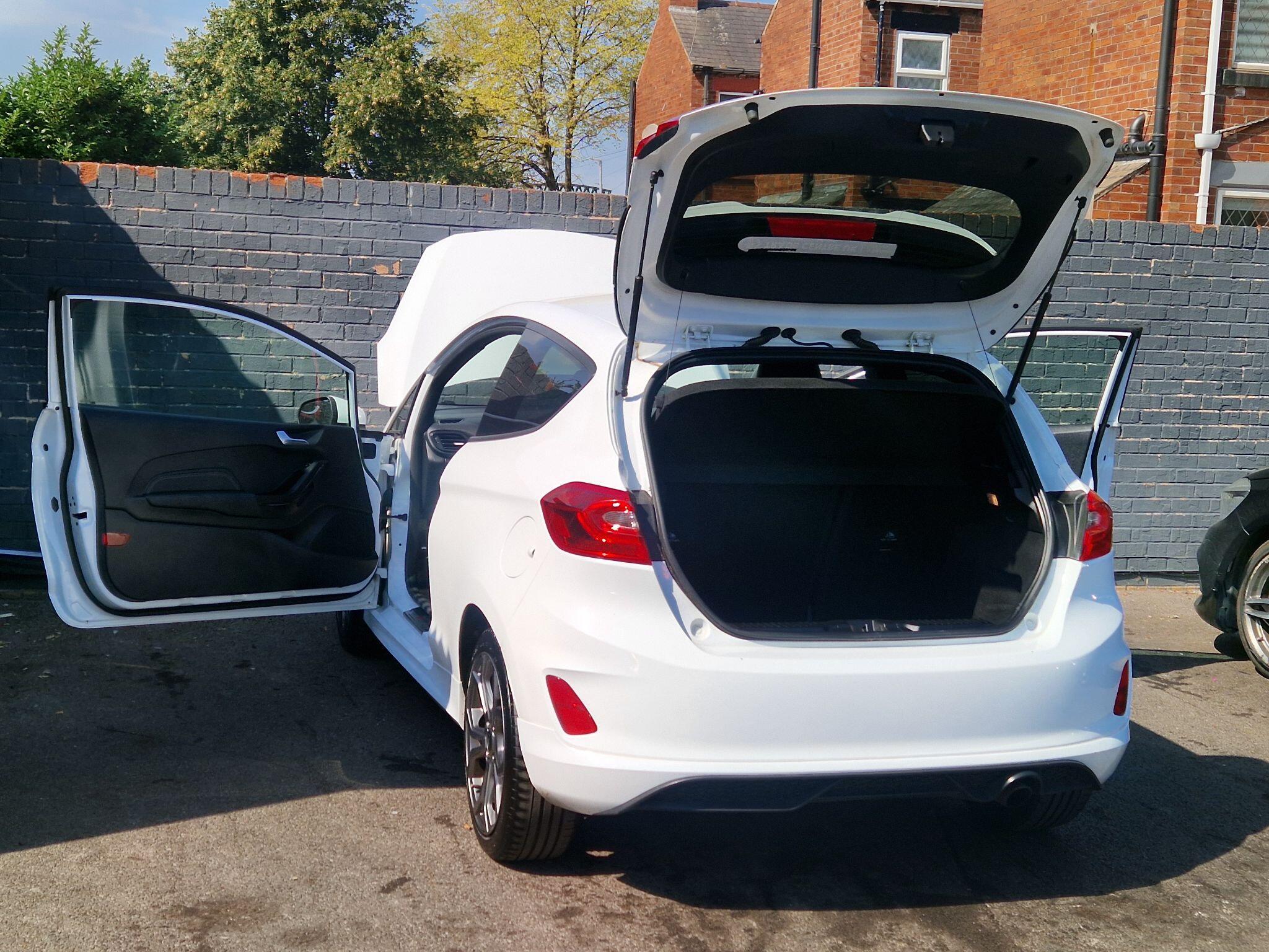 Ford Fiesta - Image 19